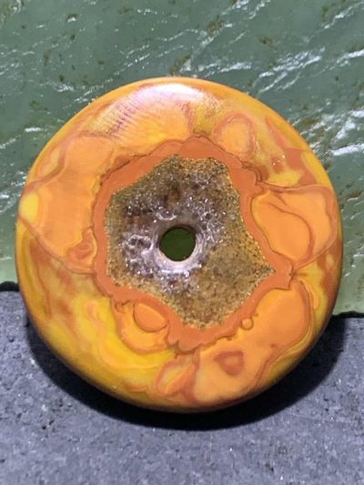 精美亚光冰飘战国红玛瑙手工雕刻双鱼平安扣一个(寓意，富贵有余）， 精美亚光冰飘战国红玛瑙手工雕刻双鱼平安扣一个(寓意，富贵有余），