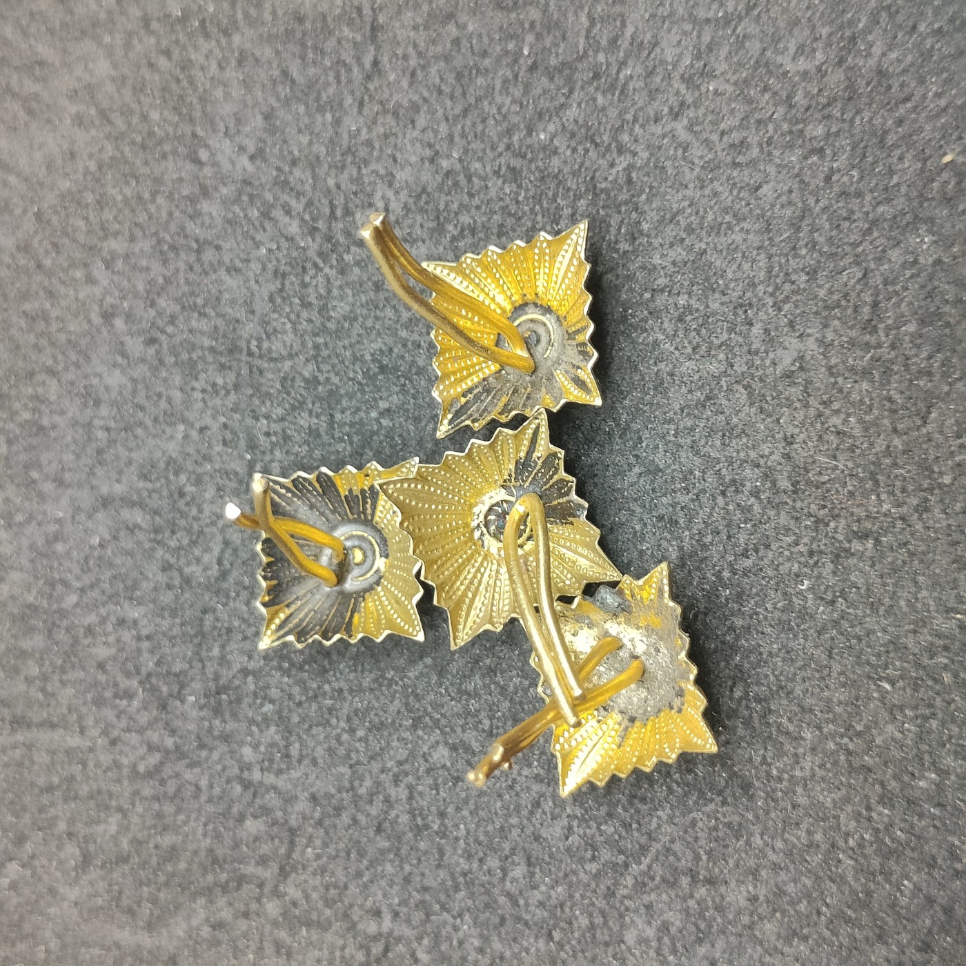 全场0元起拍 第152期 咸鱼国勋章拍卖专场 5月1日（周三）下午6：00开始 东德肩章星星四个