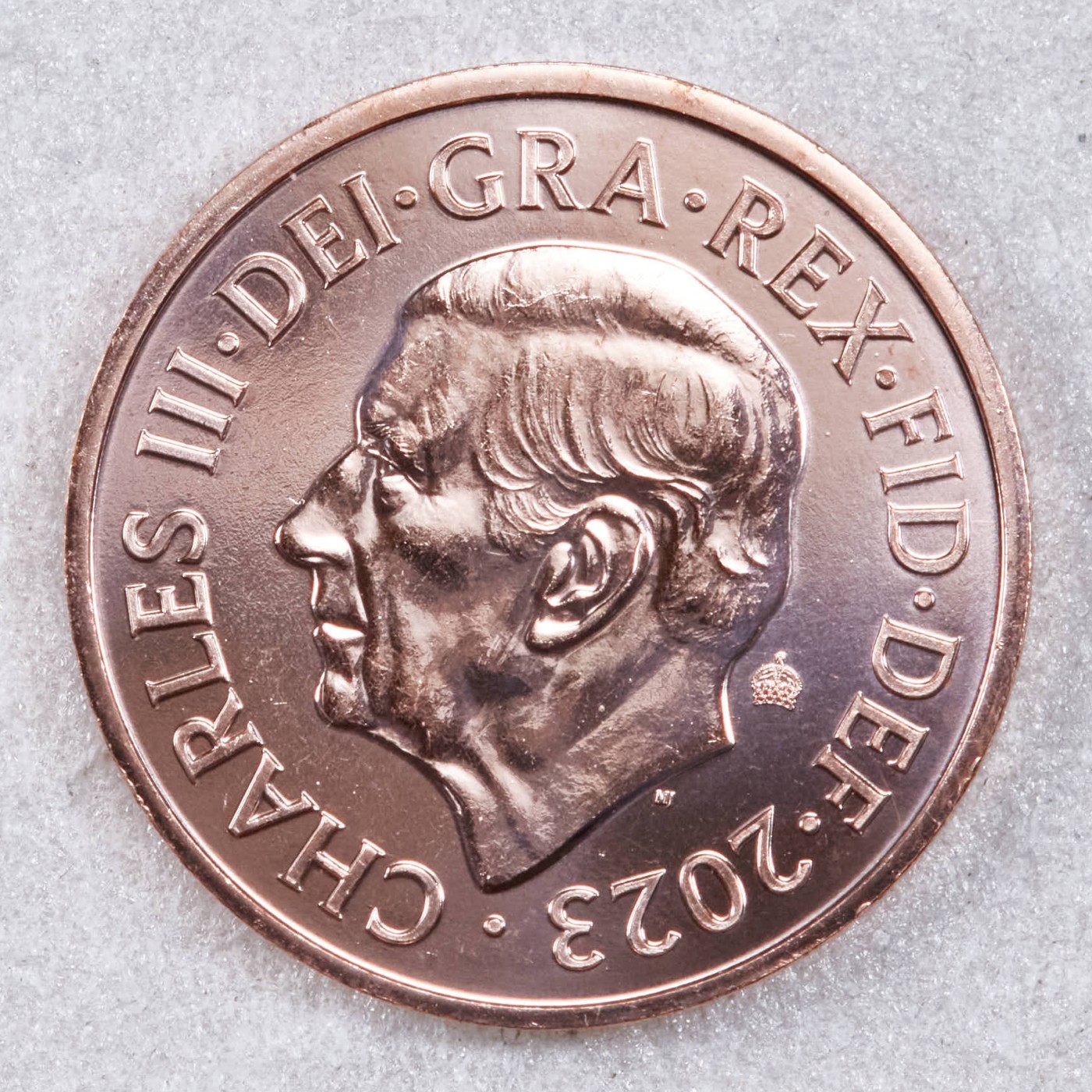 S&S Numismatic世界钱币-拍卖 第117期  英国2023年 全新改版-查尔斯三世头像-榛睡鼠 1便士镀铜钢币 “皇冠暗记版只发行2023这一年”