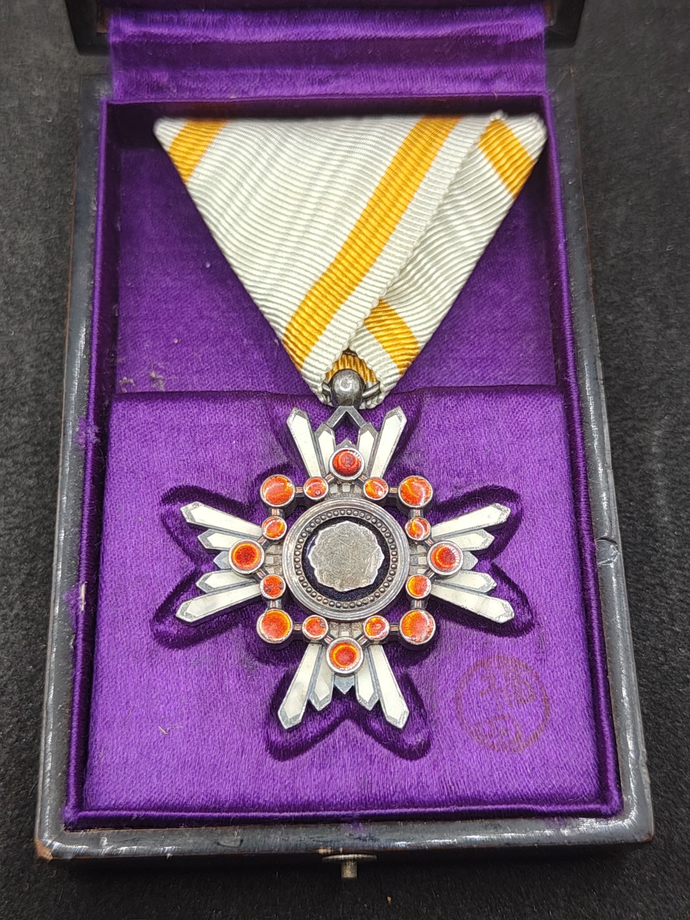 全场0元起拍 第152期 咸鱼国勋章拍卖专场 5月1日（周三）下午6：00开始 日本战时六等瑞宝章银制带盒