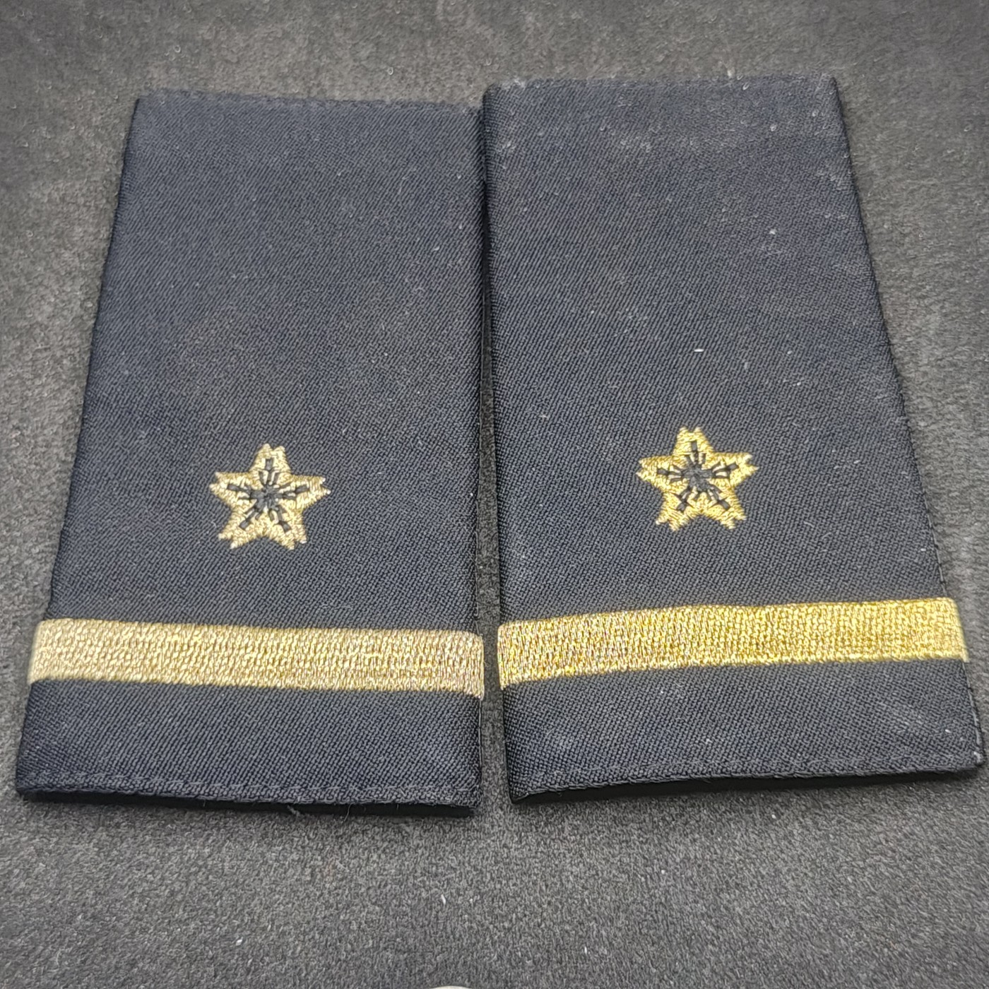 全场0元起拍 第152期 咸鱼国勋章拍卖专场 5月1日（周三）下午6：00开始 日本海自肩章 三等海尉