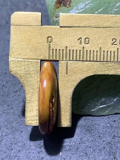 精美亚光冰飘战国红玛瑙手工雕刻双鱼平安扣一个(寓意，富贵有余）， 精美亚光冰飘战国红玛瑙手工雕刻双鱼平安扣一个(寓意，富贵有余），