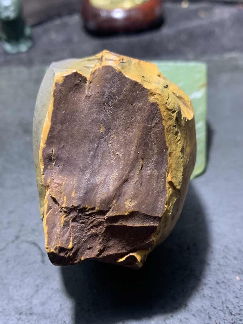 精美罕见新疆多彩泥石原石把件（镇纸，摆件） 一块，