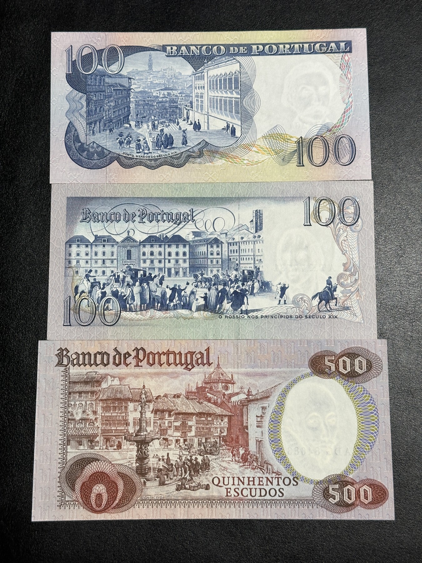 《外钞收藏家》第三百六十五期（连拍第二场） 葡萄三张一起 第一张全新 下面两张有折 角有极轻微潮