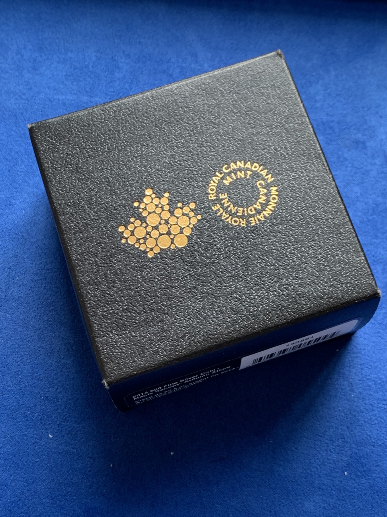 《竞宝斋》第263场-周日，周一 2场连拍 (全场包邮) 加拿大2014年发行的枫叶树冠系列4秋叶倾城彩银币-20加元（克劳斯获奖币-2016年最佳克朗币，裸币市价1200+） 1盎司999银 38mm 礼盒装