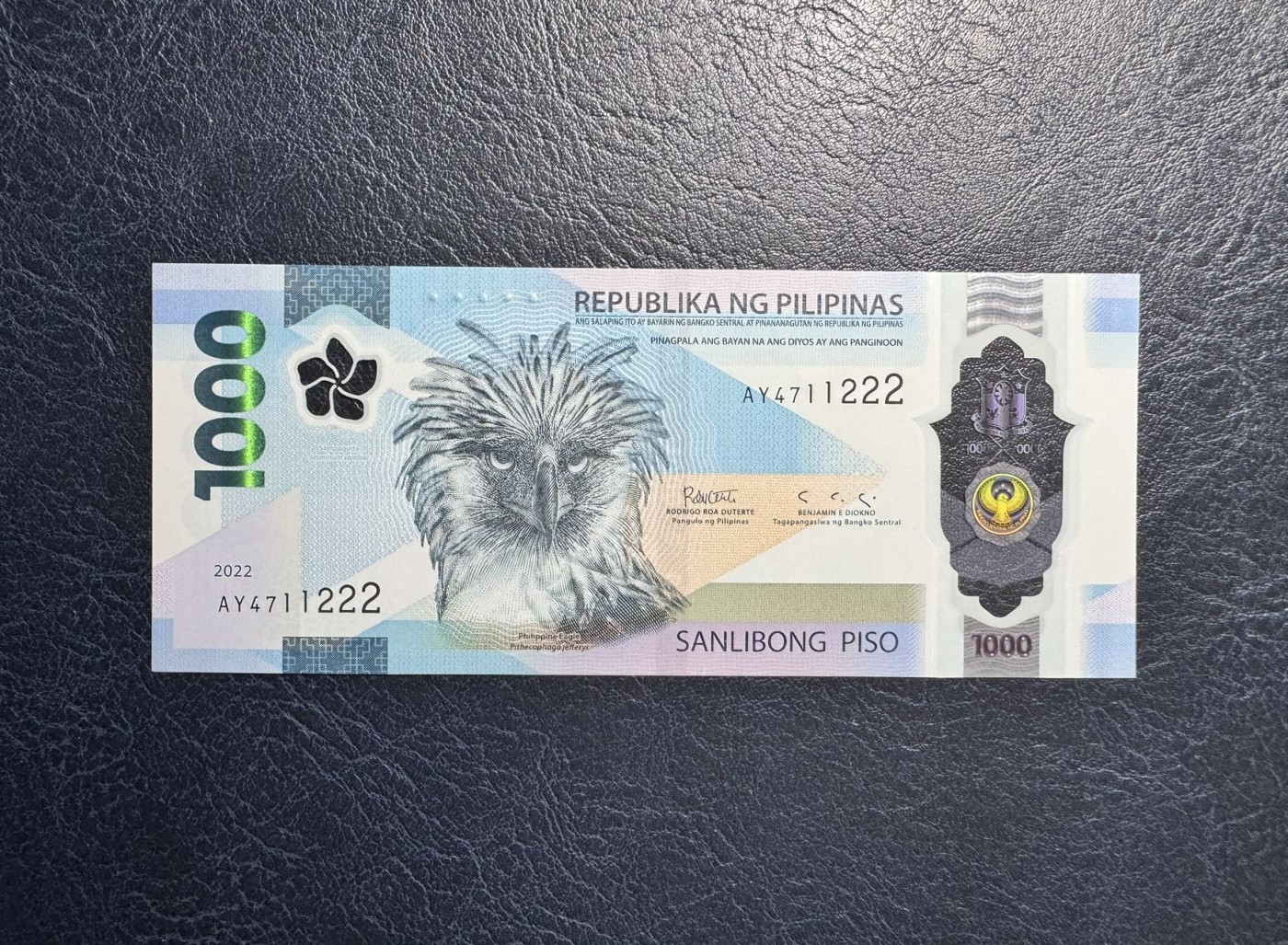 收藏联盟Quantum Auction 第342期拍卖  菲律宾2022年1000比索豹子号222  品相全新UNC 获奖作品 国鸟 食猿雕
