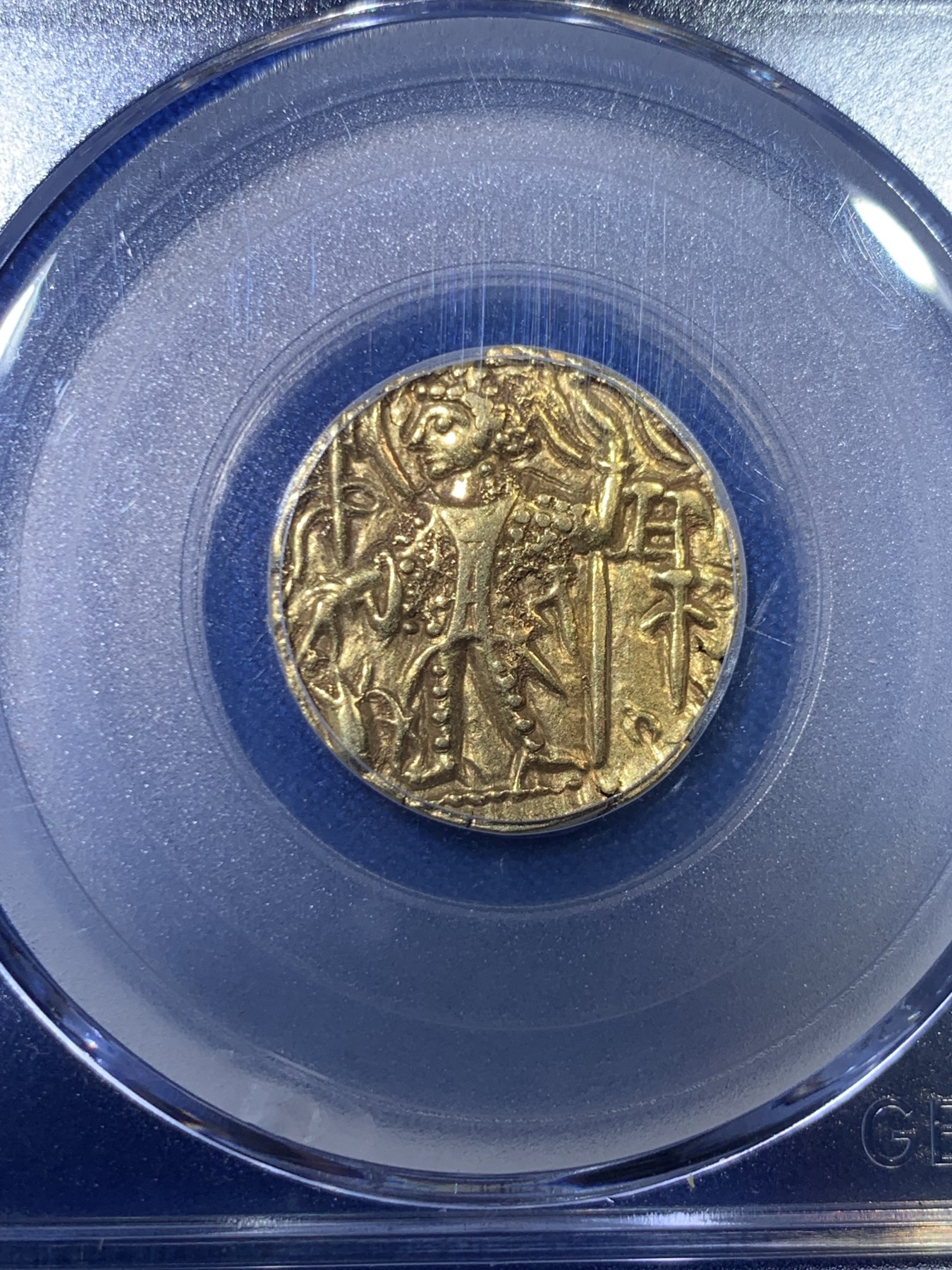 《竞宝斋》第263场-周日，周一 2场连拍 (全场包邮) 公博AU55 贵霜王朝 公元305-335 莎迦一世 金币 7.7克 双面人物打制清晰 实属难得