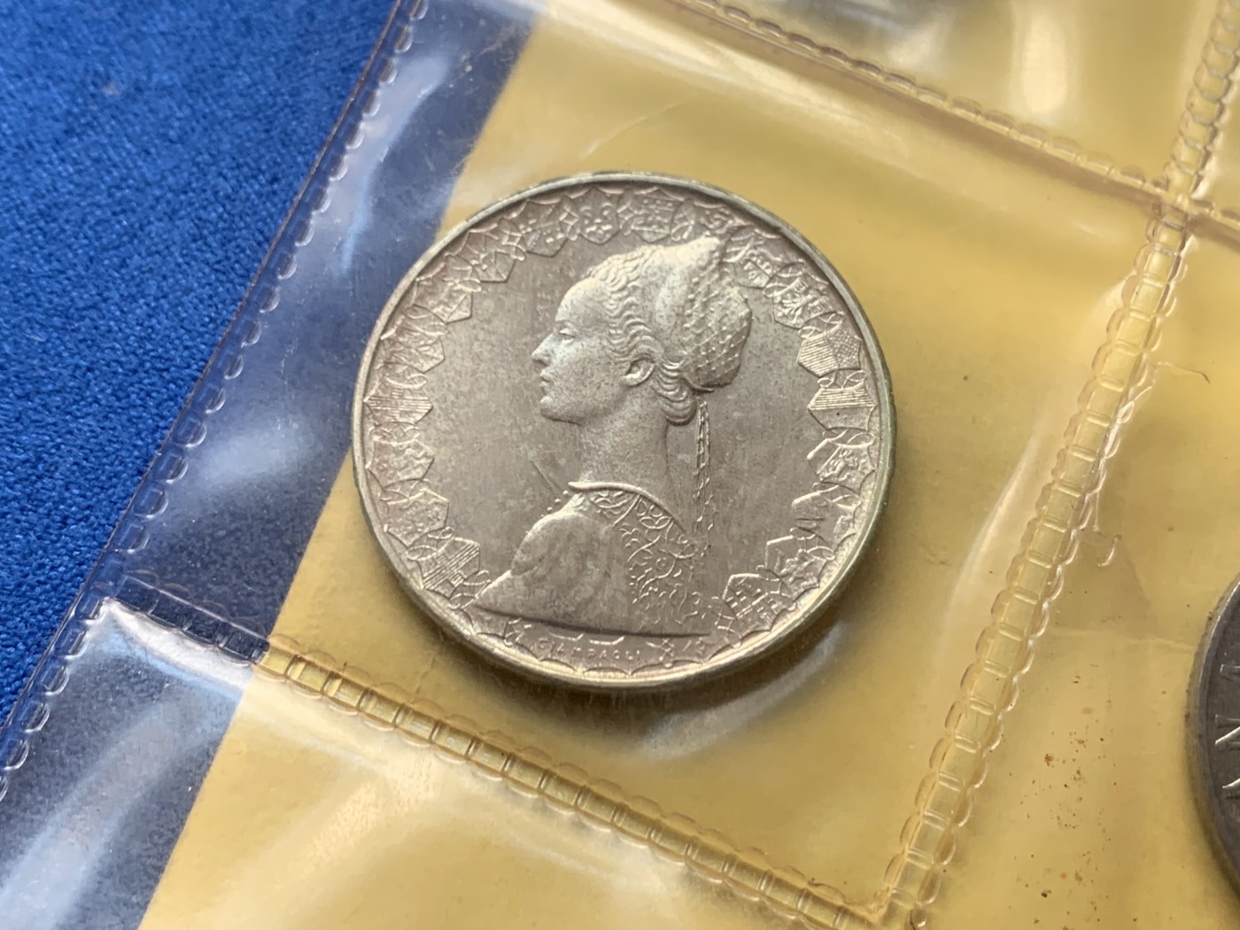 《竞宝斋》第263场-周日，周一 2场连拍 (全场包邮) 意大利1970年套币，含两枚女神银币，非常精美，性价比高