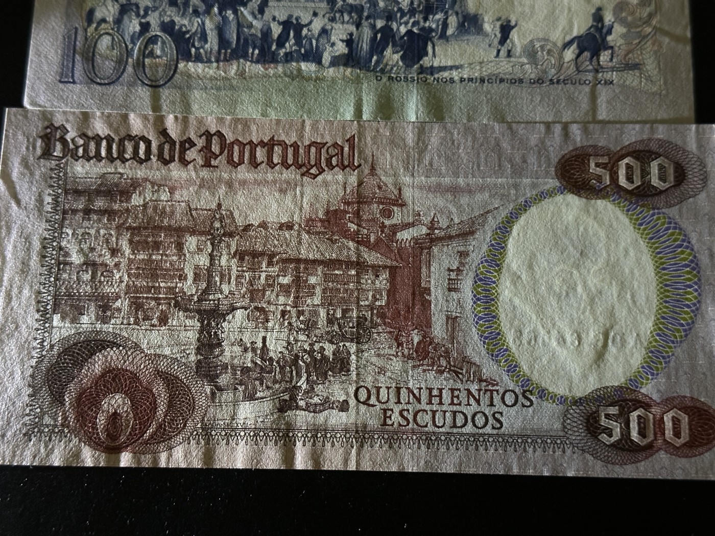 《外钞收藏家》第三百六十五期（连拍第二场） 葡萄三张一起 第一张全新 下面两张有折 角有极轻微潮