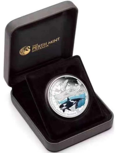 【币将精彩】世界钱币拍卖专场(2024-5-1) - 澳大利亚2011年杀人鲸彩色银币  面值1元，含银1盎司，发行7500枚，原盒证书。