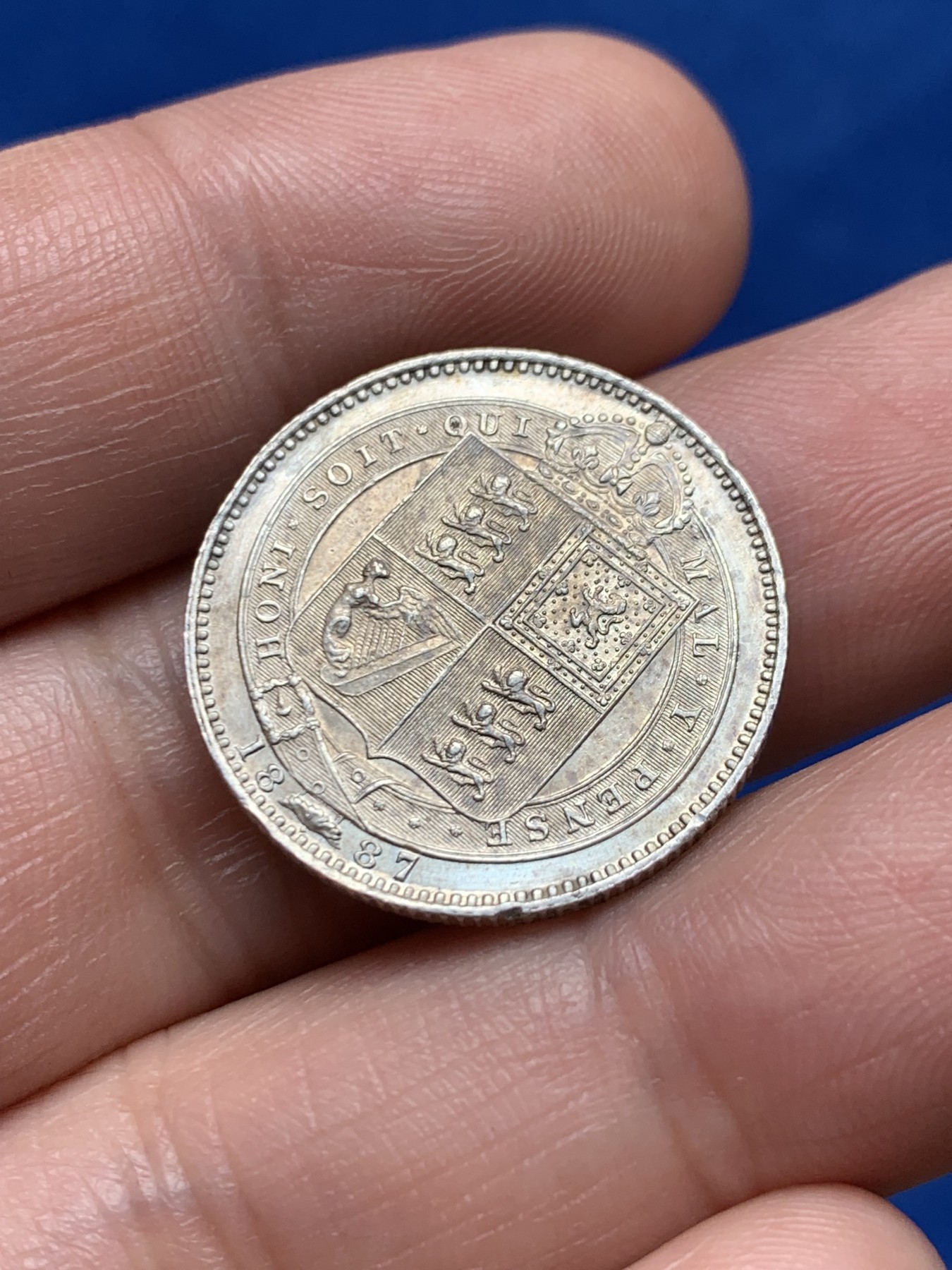 《竞宝斋》第263场-周日，周一 2场连拍 (全场包邮) 英国1887年维多利亚1先令银币 品相好