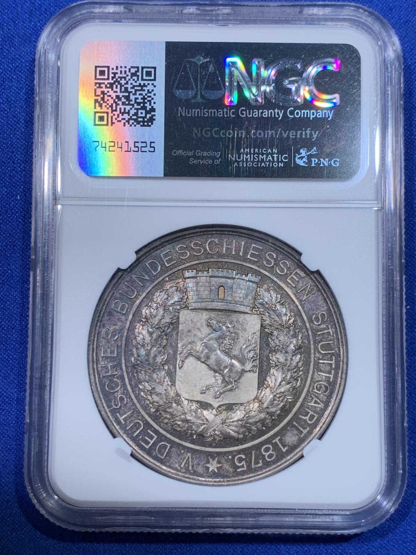 《竞宝斋》第263场-周日，周一 2场连拍 (全场包邮) NGC MS62 德国1875年斯图加特射击节纪念银章，镜面底板，双面五彩包浆，德国早期射击节大银章，稀少品种！