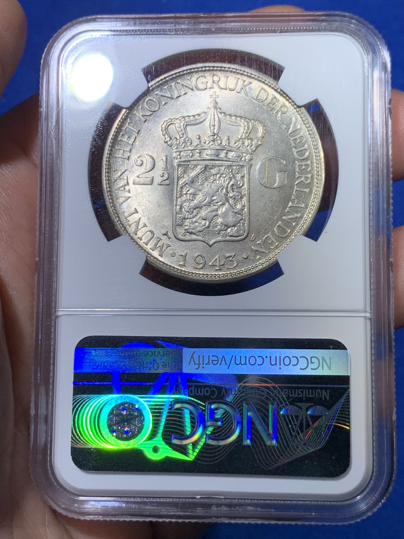 《竞宝斋》第263场-周日，周一 2场连拍 (全场包邮) NGC MS63 荷属东印度 1943年D 威廉明娜女王 2.5盾 底板干净 水汪圈光 经典殖民地品种