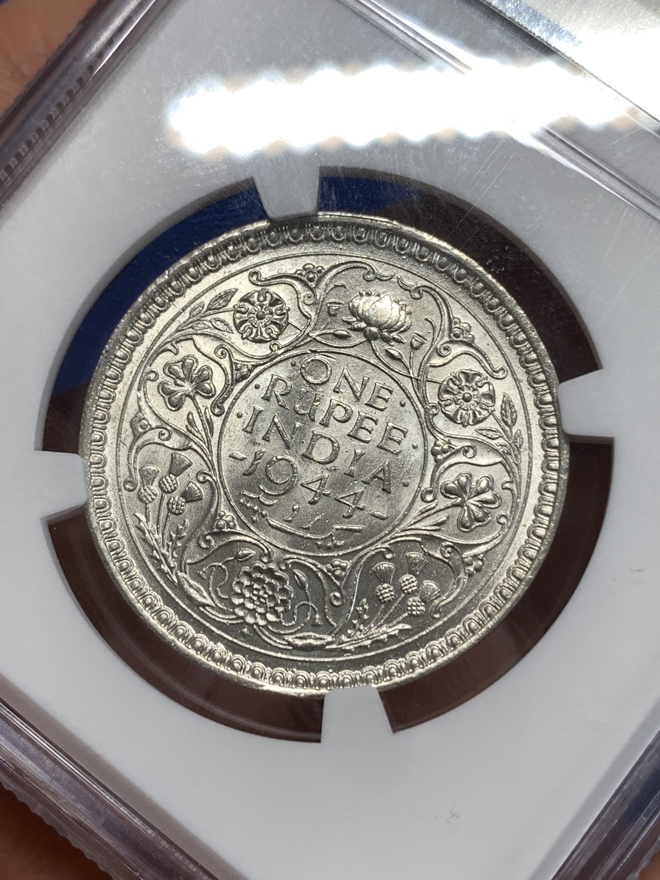 《竞宝斋》第263场-周日，周一 2场连拍 (全场包邮) NGC MS62 英属印度 1944年B版 乔治六世 1卢比银币