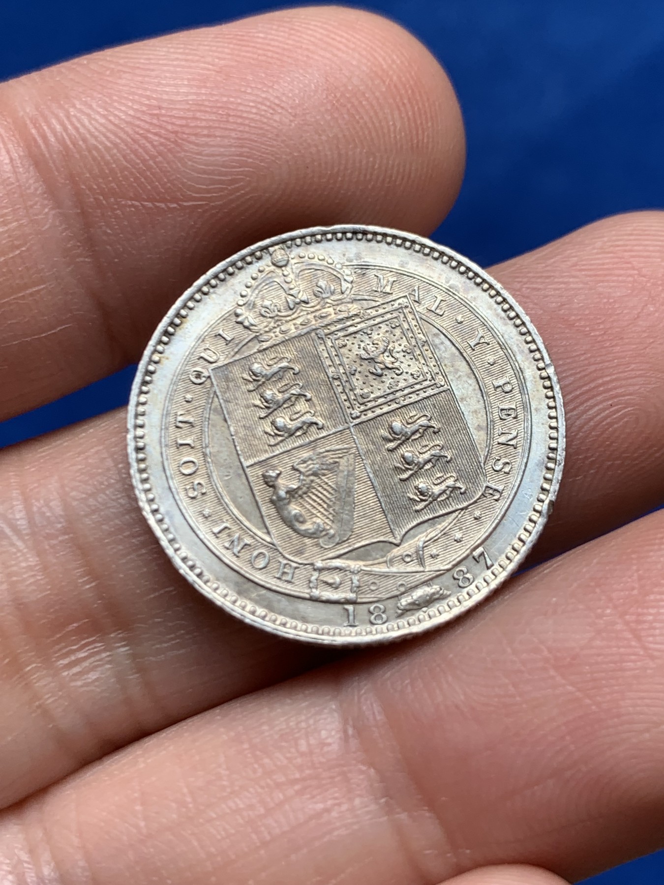 《竞宝斋》第263场-周日，周一 2场连拍 (全场包邮) 英国1887年维多利亚1先令银币 品相好