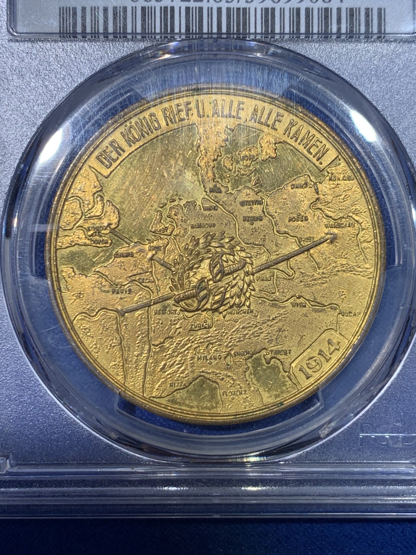 《竞宝斋》第263场-周日，周一 2场连拍 (全场包邮) PCGS SP63 德国 1914年 一战动员铜镀金纪念铜章（3剑版） 正面为欧洲版图 背面是一战动员令原文 该章为一战名誉品章 很难想象将动员令诸多文字搬到了章的背面