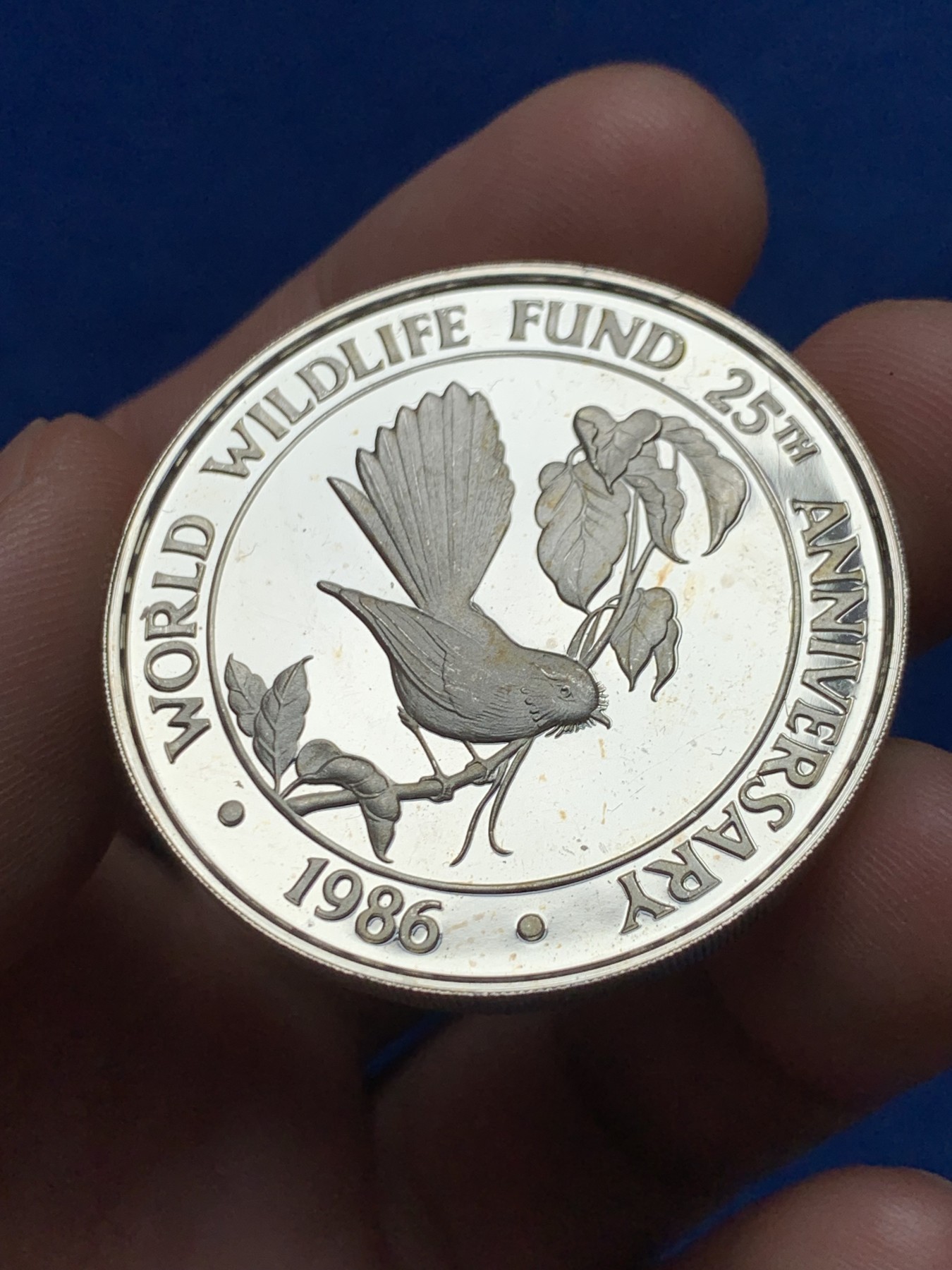 《竞宝斋》第263场-周日，周一 2场连拍 (全场包邮) 萨摩亚1986年10塔拉精制大银币