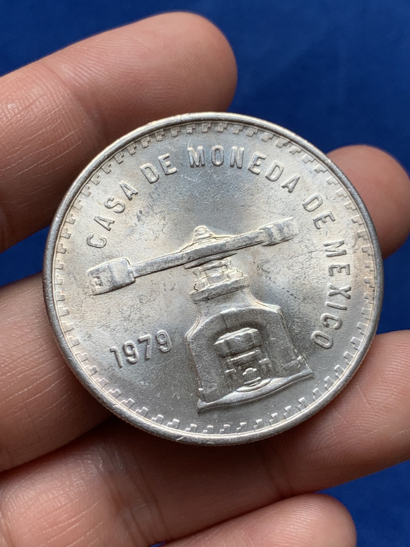 《竞宝斋》第263场-周日，周一 2场连拍 (全场包邮) 墨西哥1979铸币机天平大银币 925银 33.6克