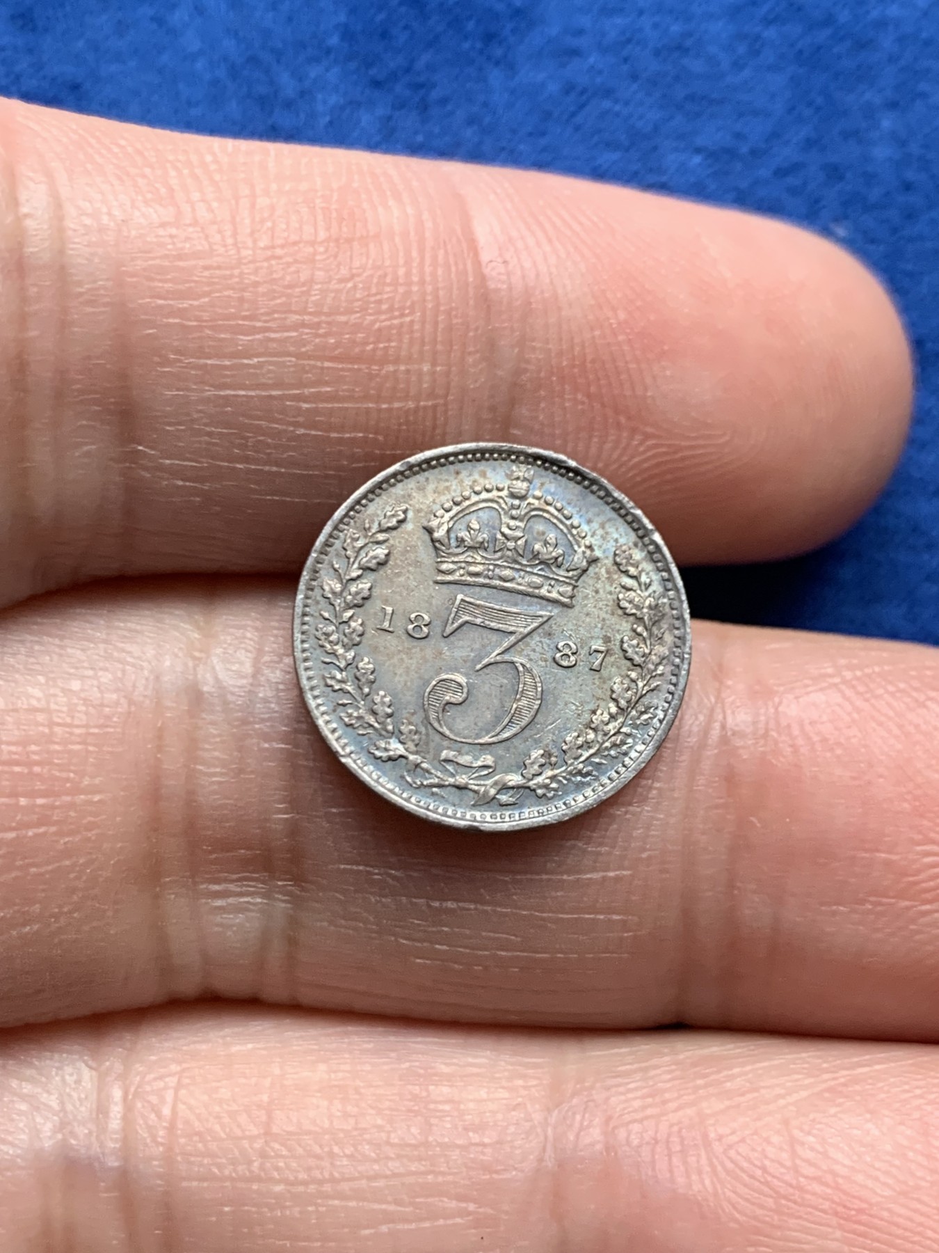 《竞宝斋》第263场-周日，周一 2场连拍 (全场包邮) 带盒 6枚一组 英国 1887 维多利亚 高冠版 银币 黑包浆 细节见图 从3便士到双福林银币