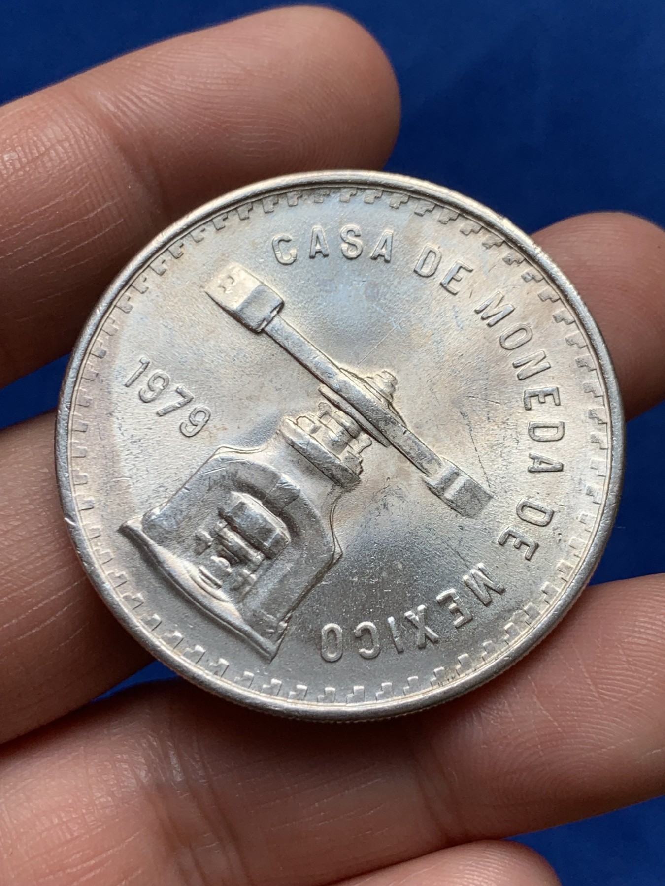 《竞宝斋》第263场-周日，周一 2场连拍 (全场包邮) 墨西哥1979铸币机天平大银币 925银 33.6克