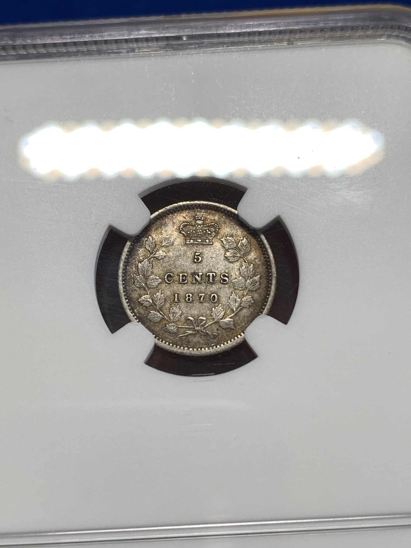 《竞宝斋》第263场-周日，周一 2场连拍 (全场包邮) NGC AU55 加拿大1870年小维5分银币，925银，独特的小维年轻头像。早期的加拿大小维出分都难得，60分书价250美元，更高分仅有3枚。