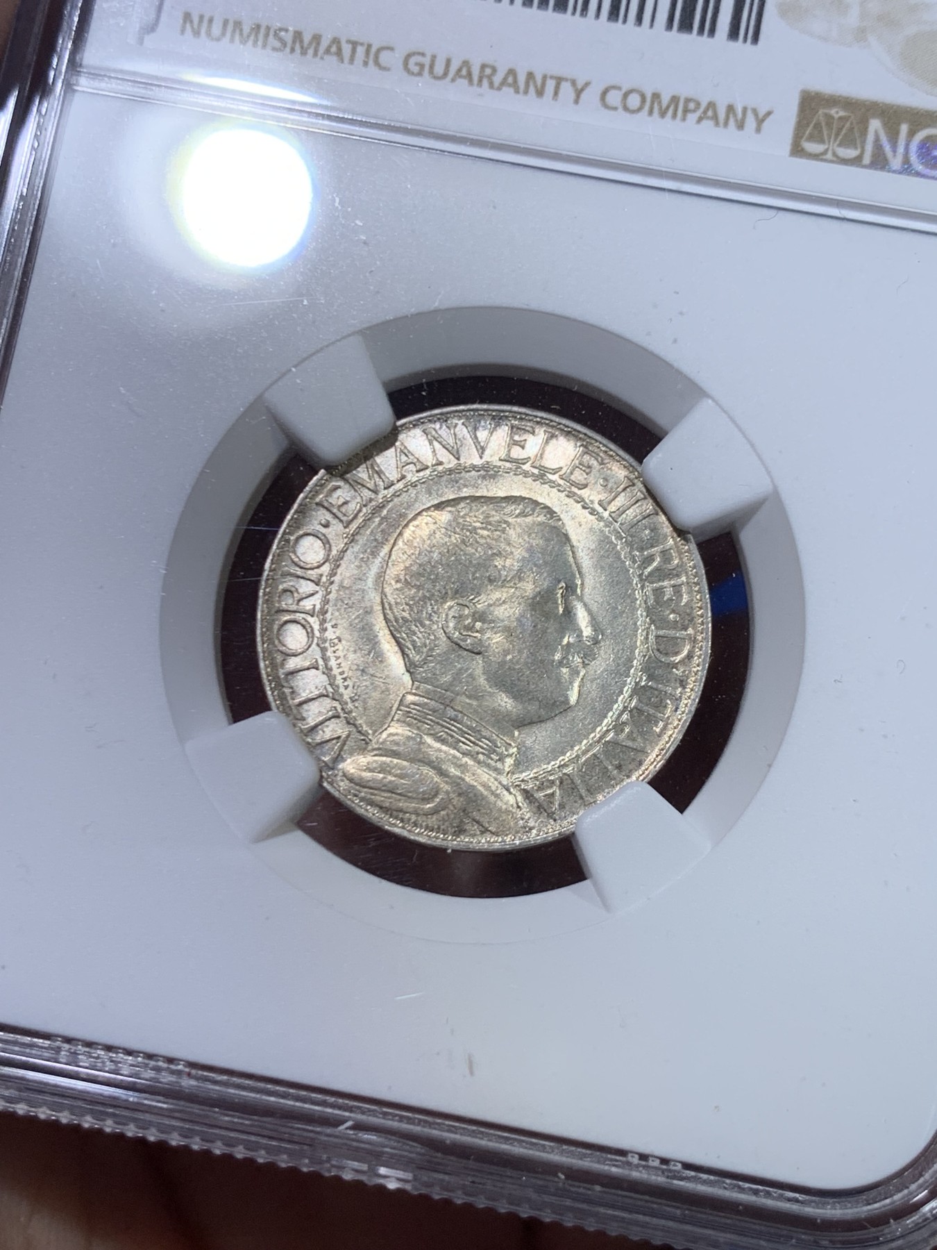 《竞宝斋》第263场-周日，周一 2场连拍 (全场包邮) NGC MS63 意大利1913年圈版马车1里拉银币，经典女神四马车，底板黄油强转光，华丽设计，原始状态，略有低评，少见的圈版马车。