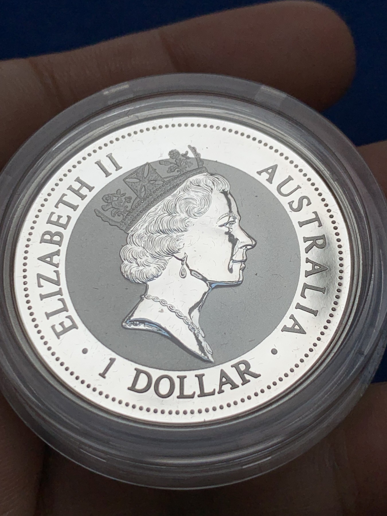 《竞宝斋》第263场-周日，周一 2场连拍 (全场包邮) 3枚一组 1997澳大利亚笑翠鸟镶金猫银币，全品，两枚为豹子号证书（08666、02111）