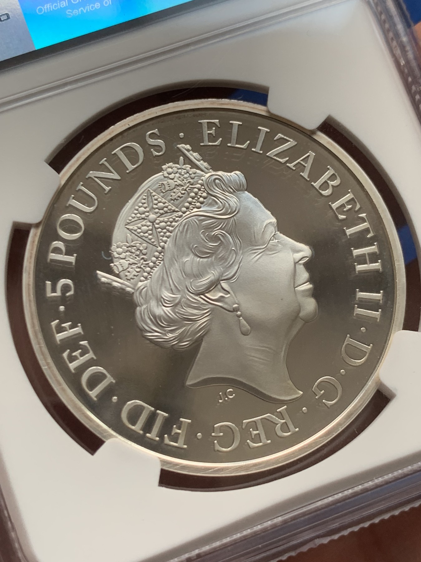 《竞宝斋》第263场-周日，周一 2场连拍 (全场包邮) NGC PF68UC 英国 2017年 女王伊丽莎白二世在位65周年 5镑 银币（蓝宝石禧年纪念，盒证齐全，性价比超高）