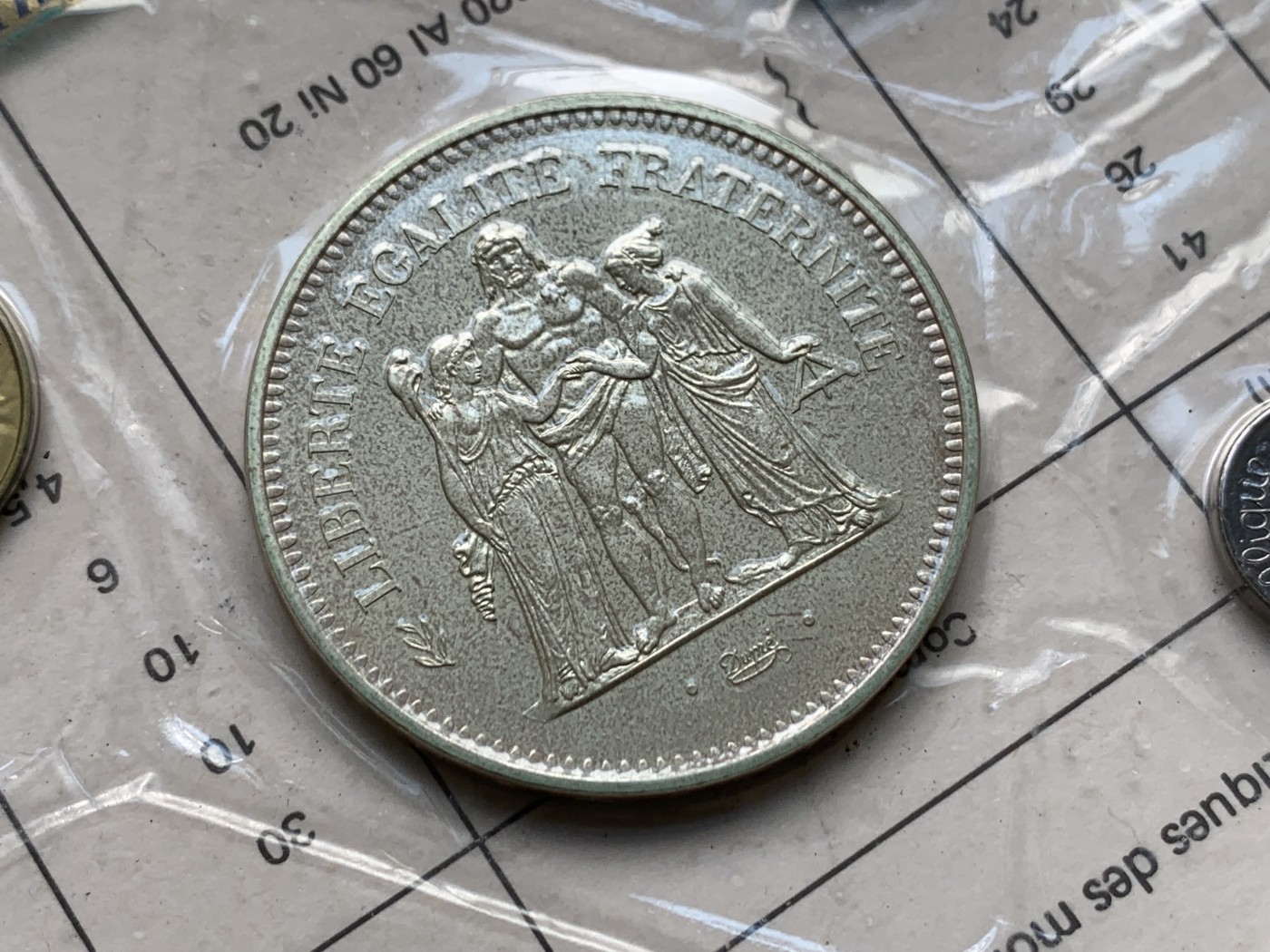 《竞宝斋》第263场-周日，周一 2场连拍 (全场包邮) 法国 1975年 九枚套 大力神50法郎套币 造币厂封装 状态一流