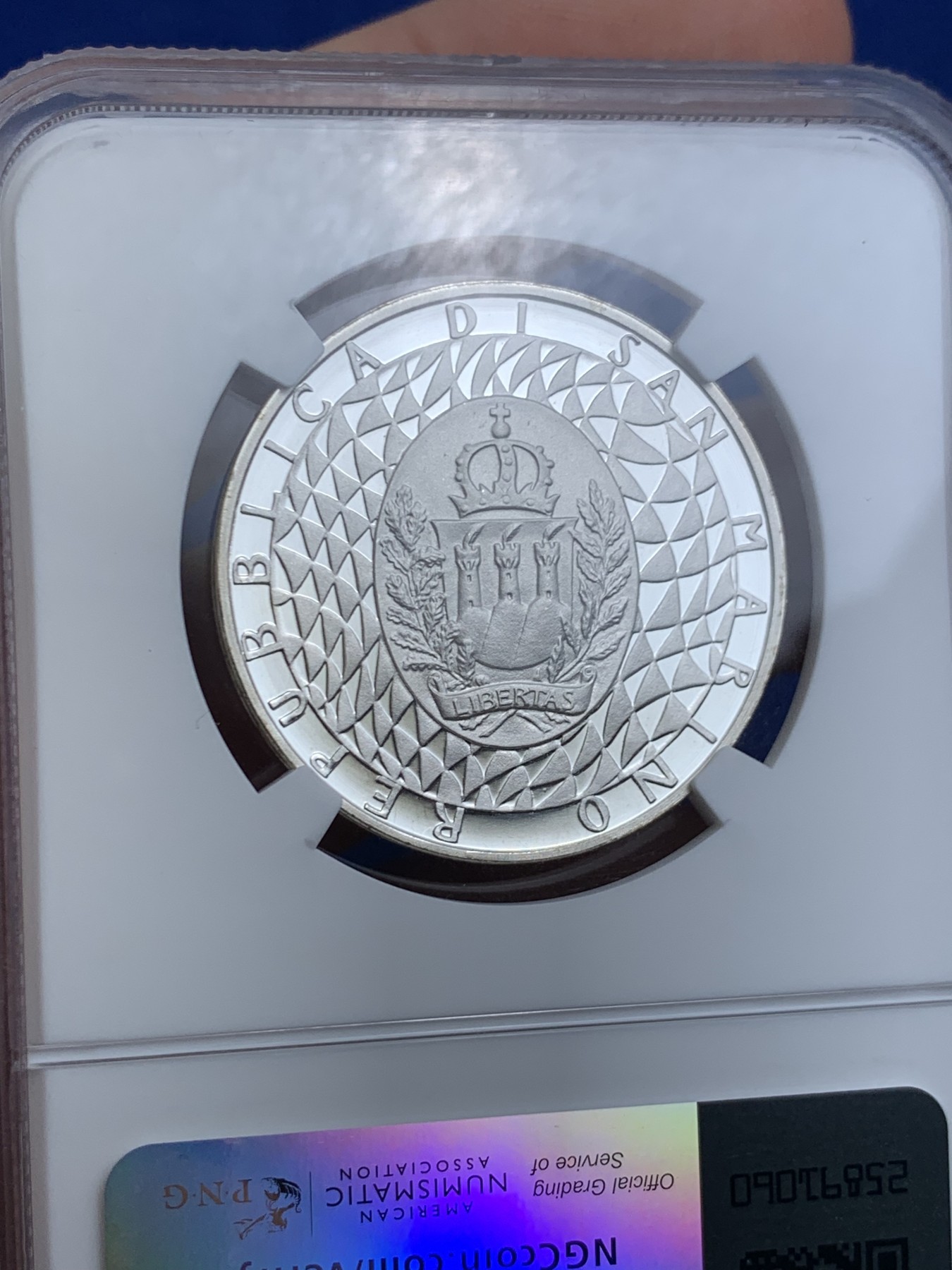 《竞宝斋》第263场-周日，周一 2场连拍 (全场包邮) NGC PF66UC 圣马力诺1990年世界杯纪念1000里拉银币 难忘的意大利之夏 米兰的模特 盛夏的意大利 1990经典世界杯