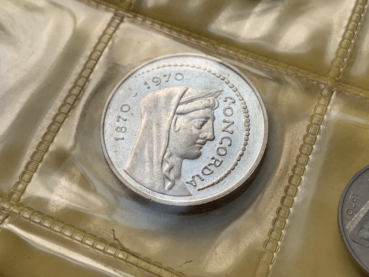 《竞宝斋》第263场-周日，周一 2场连拍 (全场包邮) 意大利1970年套币，含两枚女神银币，非常精美，性价比高