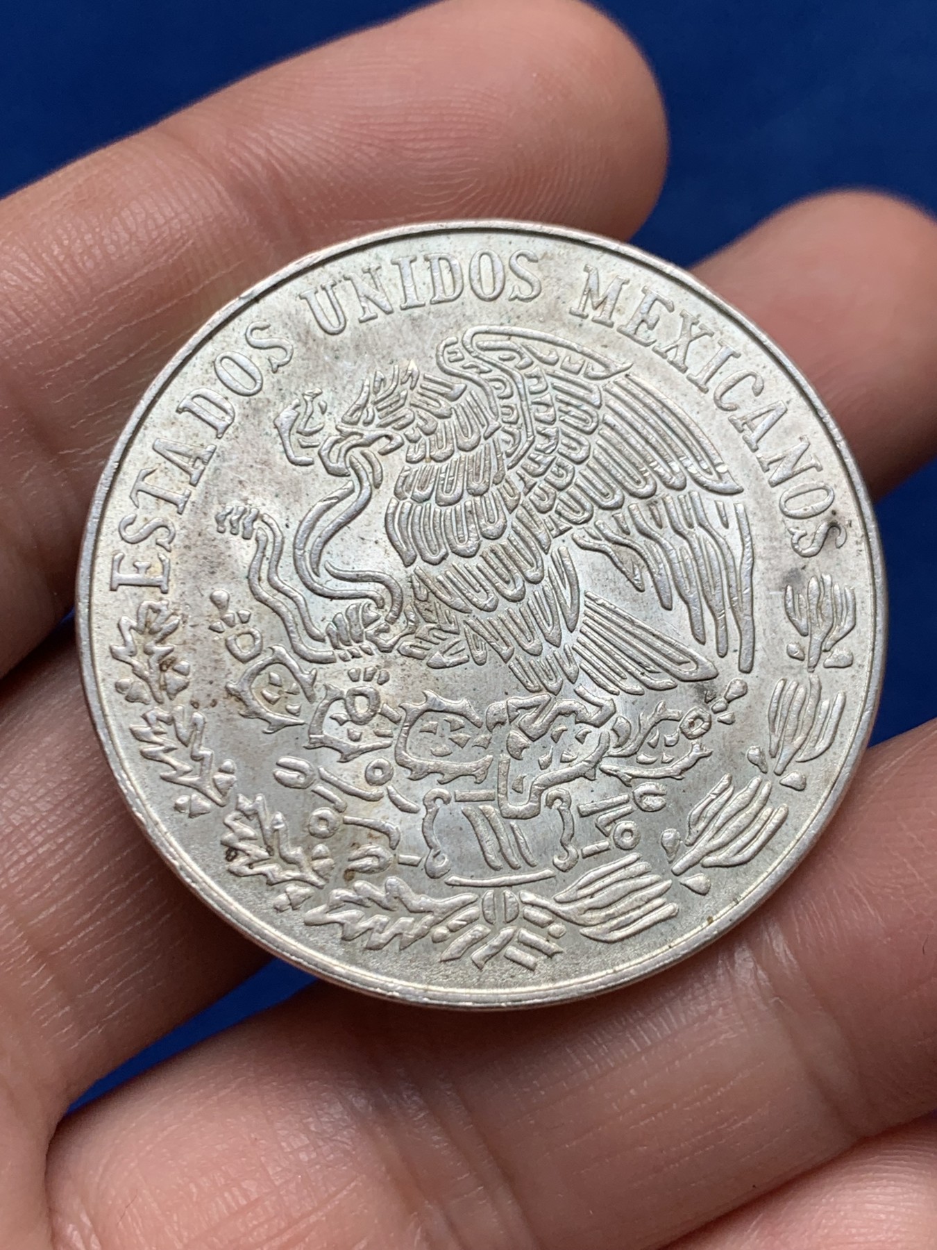 《竞宝斋》第263场-周日，周一 2场连拍 (全场包邮) 1972墨西哥25比索银币 22.38克 720银 2百万枚