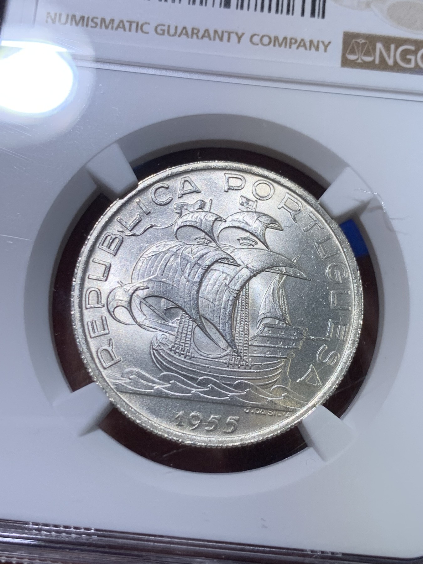 《竞宝斋》第263场-周日，周一 2场连拍 (全场包邮) NGC MS65 葡萄牙1955年大帆船10埃斯库多银币，原光美品，难得的状态