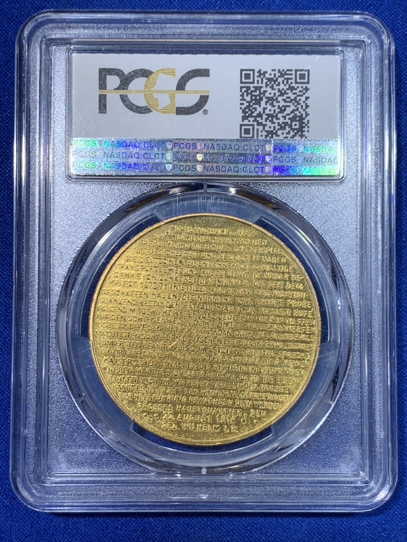 《竞宝斋》第263场-周日，周一 2场连拍 (全场包邮) PCGS SP63 德国 1914年 一战动员铜镀金纪念铜章（3剑版） 正面为欧洲版图 背面是一战动员令原文 该章为一战名誉品章 很难想象将动员令诸多文字搬到了章的背面