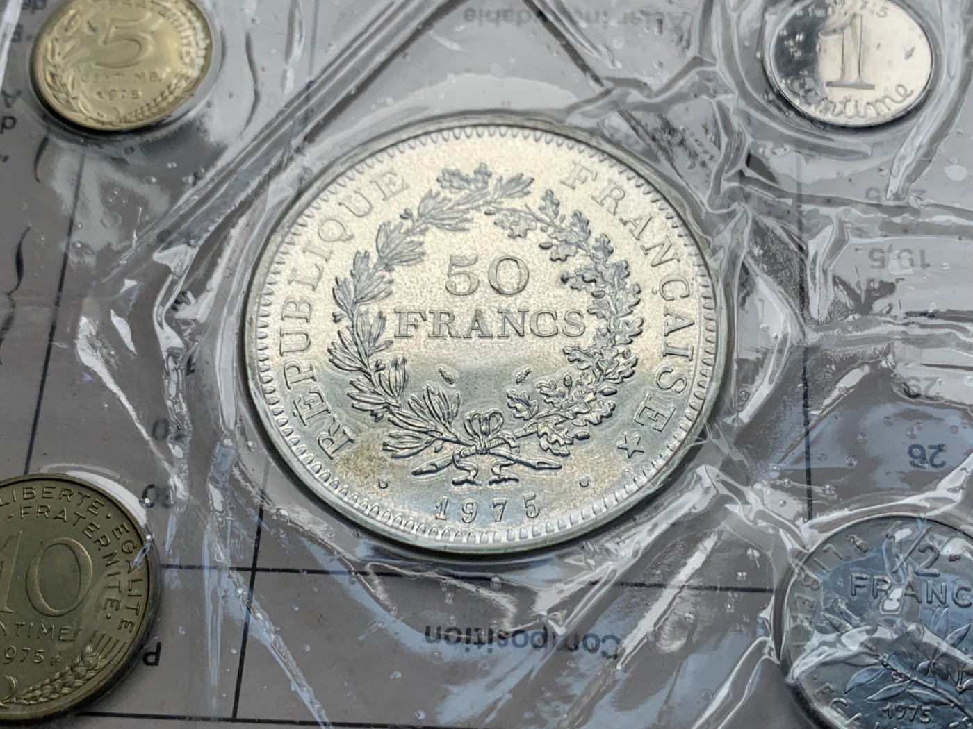 《竞宝斋》第263场-周日，周一 2场连拍 (全场包邮) 法国 1975年 九枚套 大力神50法郎套币 造币厂封装 状态一流