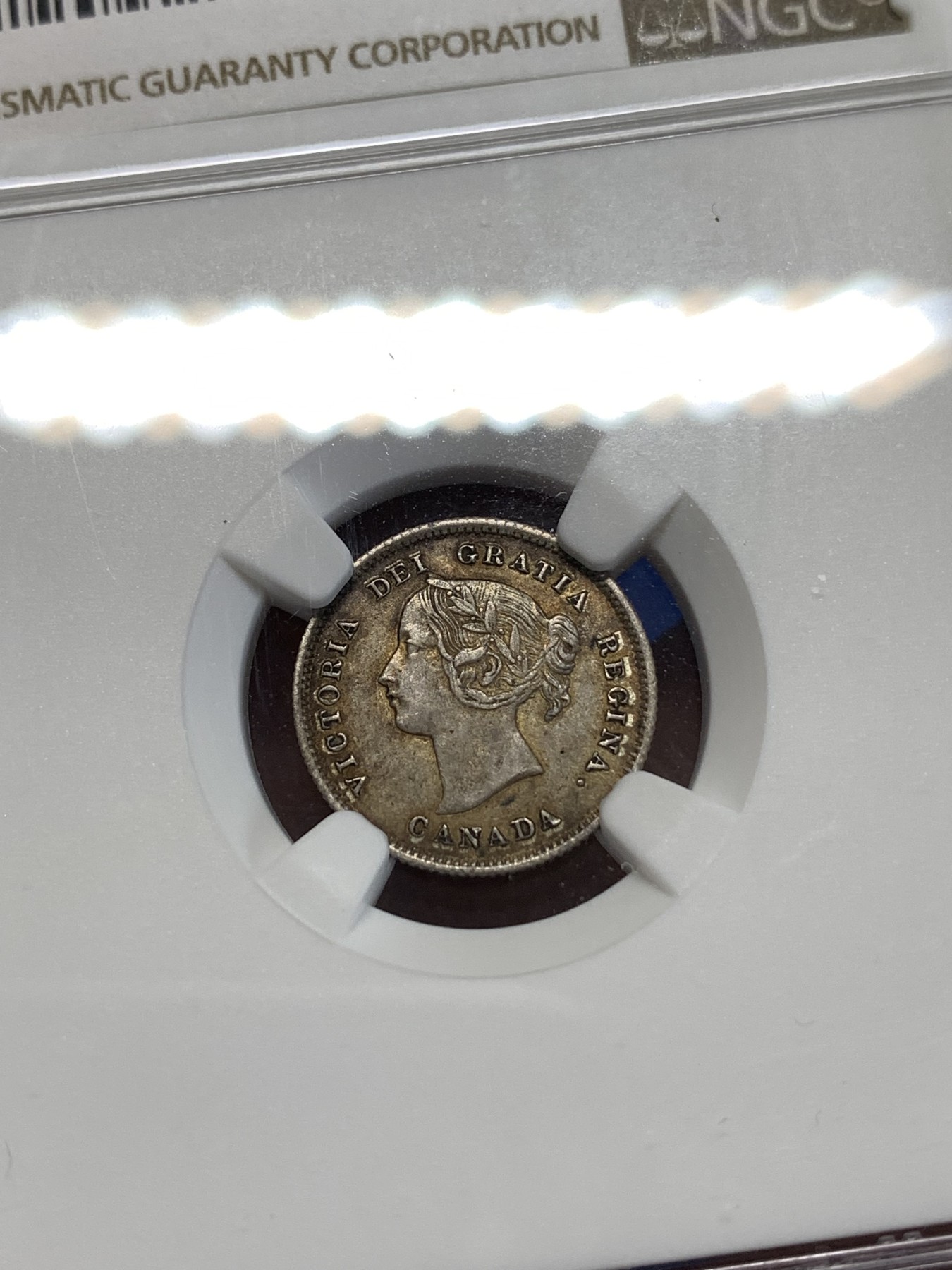 《竞宝斋》第263场-周日，周一 2场连拍 (全场包邮) NGC AU55 加拿大1870年小维5分银币，925银，独特的小维年轻头像。早期的加拿大小维出分都难得，60分书价250美元，更高分仅有3枚。