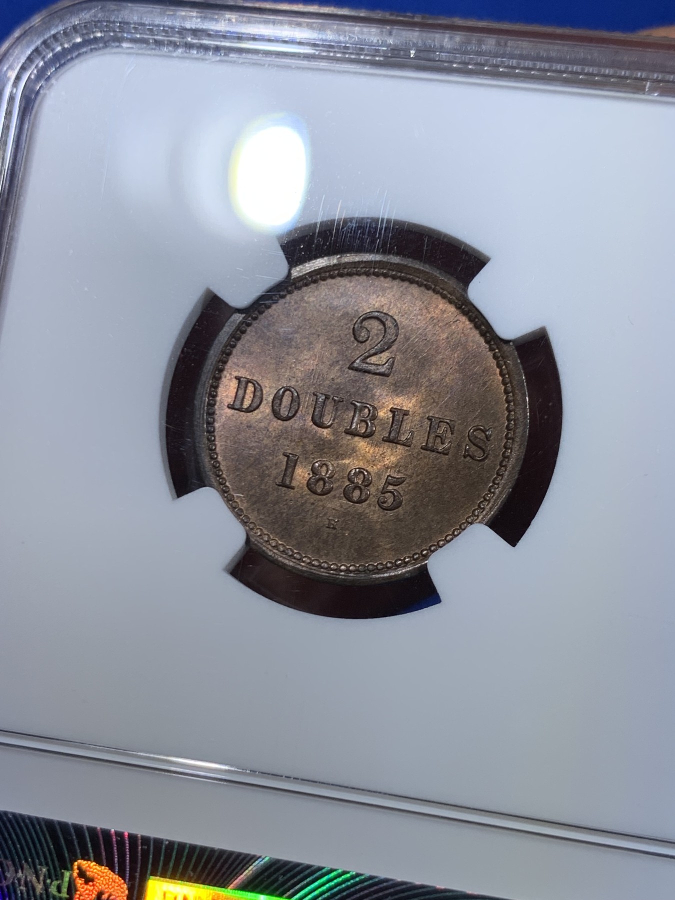 《竞宝斋》第263场-周日，周一 2场连拍 (全场包邮) NGC MS66RB 根西顿1885年3叶雄狮版2道布 极高分铜币