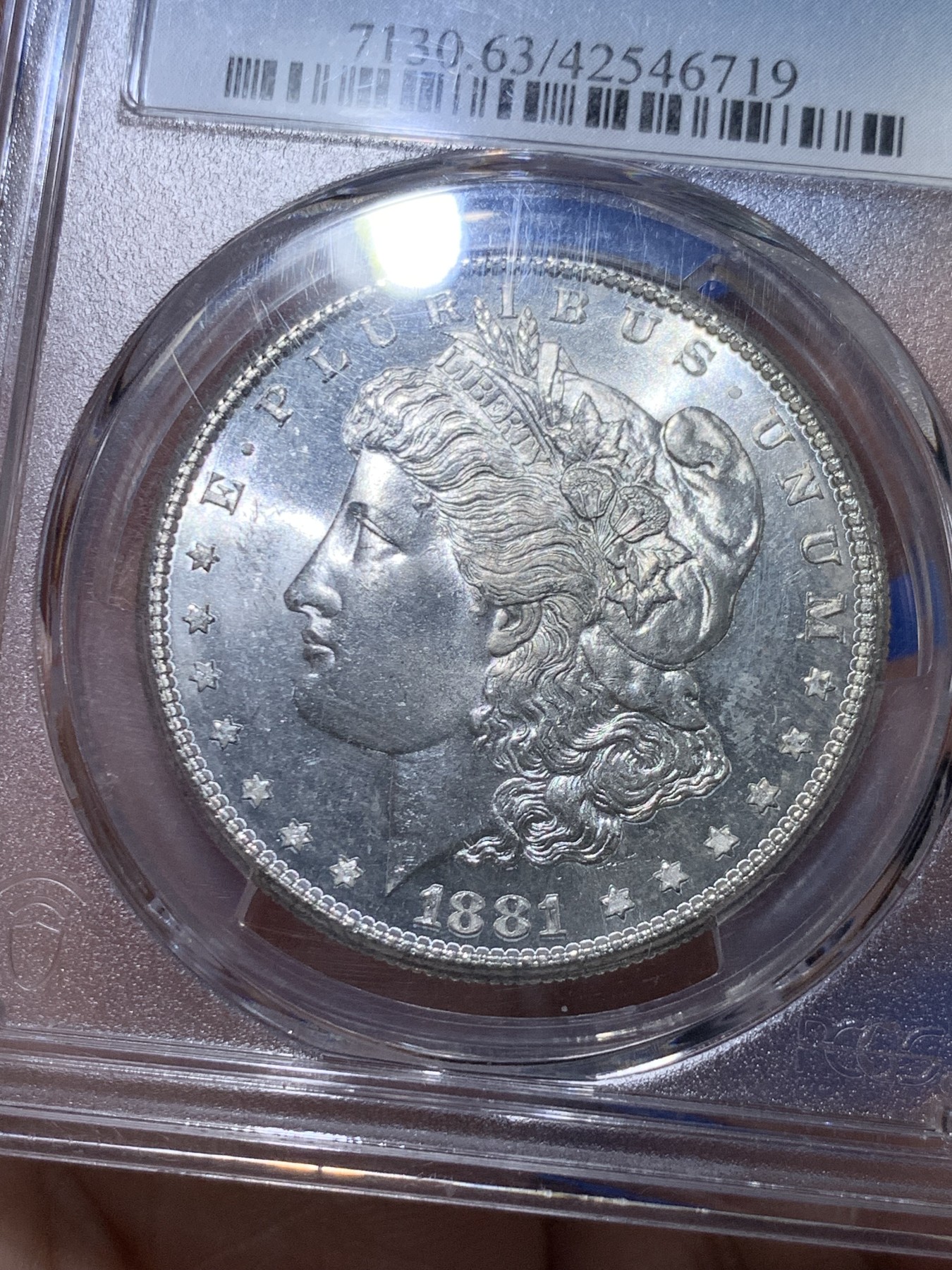 《竞宝斋》第263场-周日，周一 2场连拍 (全场包邮) PCGS MS63 美国1881年摩根银币 转光一流 背面略带PL质感  盒子背面支撑脚小磕 小问题