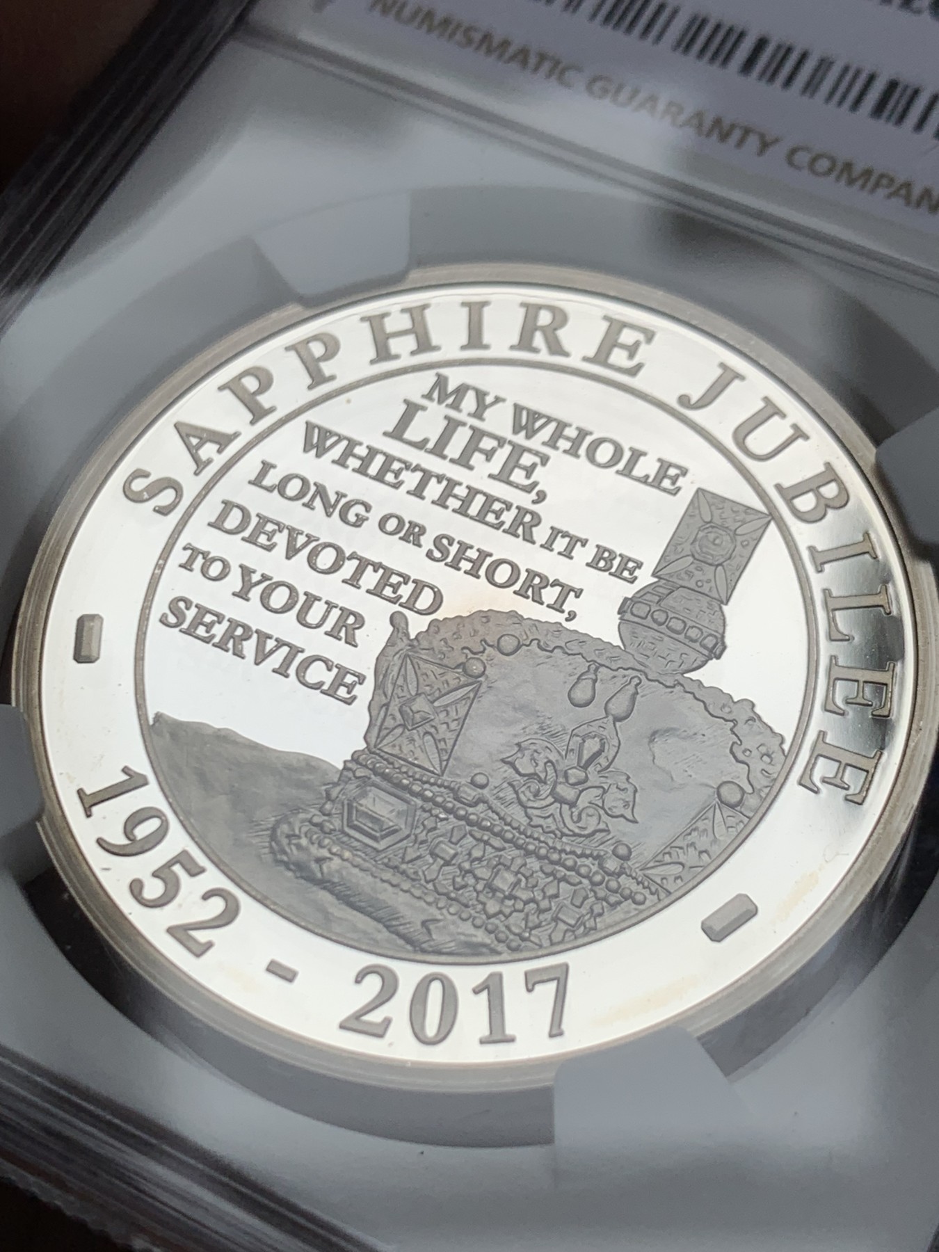 《竞宝斋》第263场-周日，周一 2场连拍 (全场包邮) NGC PF68UC 英国 2017年 女王伊丽莎白二世在位65周年 5镑 银币（蓝宝石禧年纪念，盒证齐全，性价比超高）