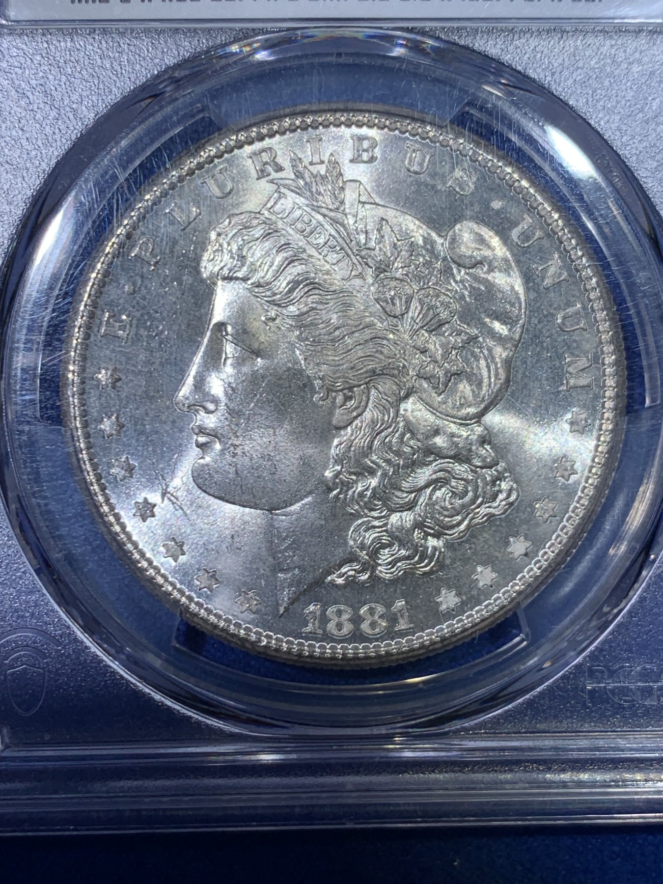 《竞宝斋》第263场-周日，周一 2场连拍 (全场包邮) PCGS MS63 美国1881年摩根银币 转光一流 背面略带PL质感  盒子背面支撑脚小磕 小问题