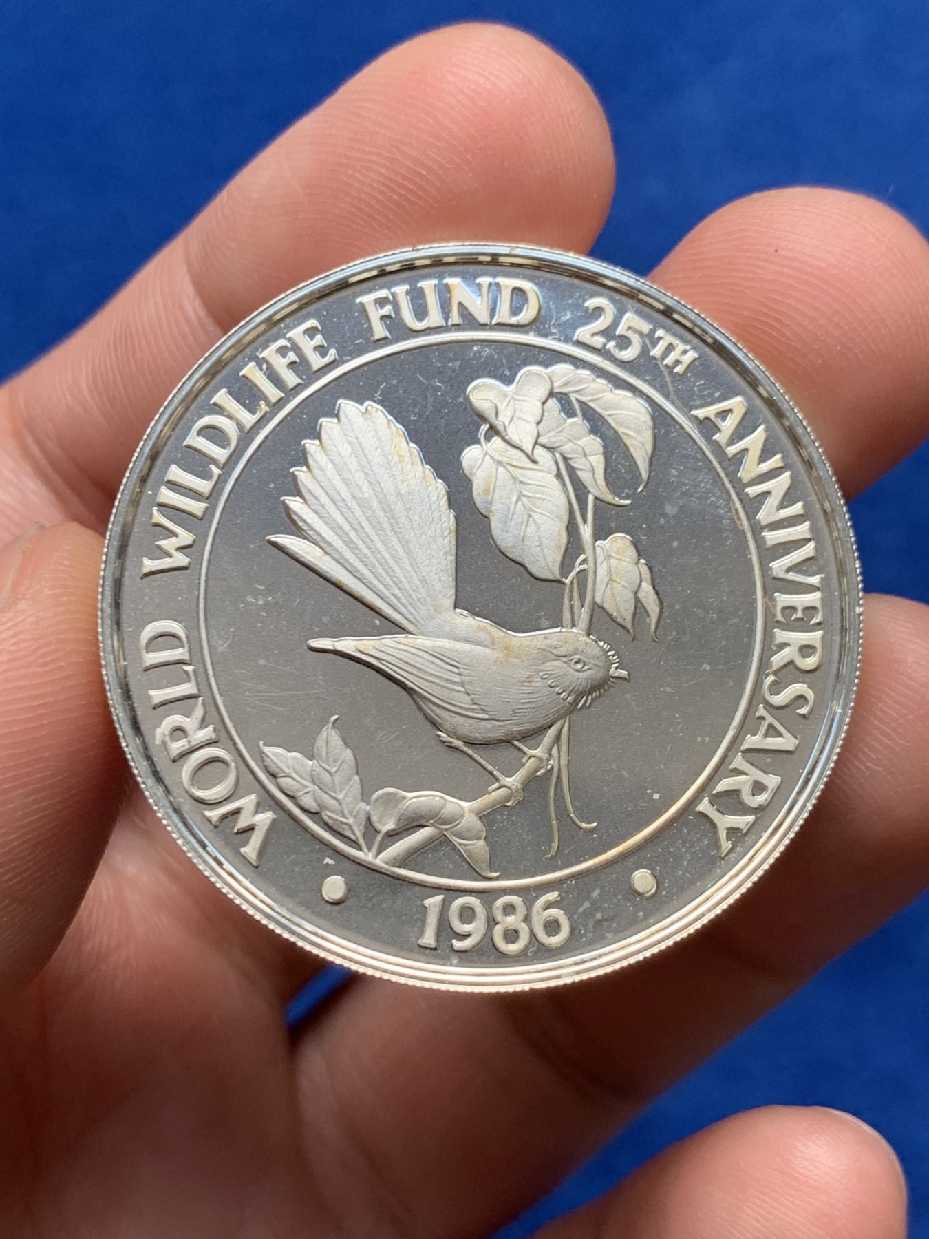 《竞宝斋》第263场-周日，周一 2场连拍 (全场包邮) 萨摩亚1986年10塔拉精制大银币