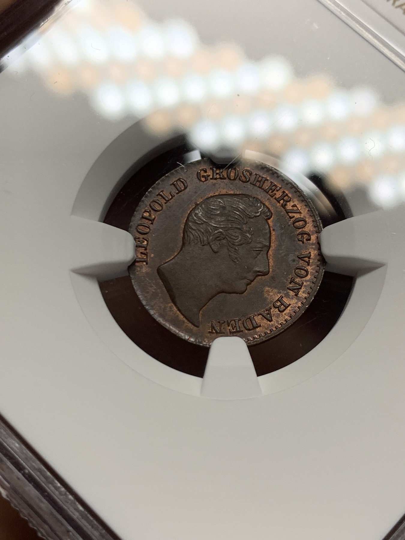 《竞宝斋》第263场-周日，周一 2场连拍 (全场包邮) NGC MS64BN 德国巴登1842年1/2克鲁泽 铜光犹在