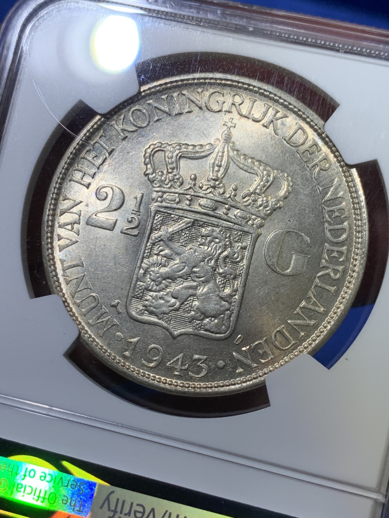 《竞宝斋》第263场-周日，周一 2场连拍 (全场包邮) NGC MS63 荷属东印度 1943年D 威廉明娜女王 2.5盾 底板干净 水汪圈光 经典殖民地品种