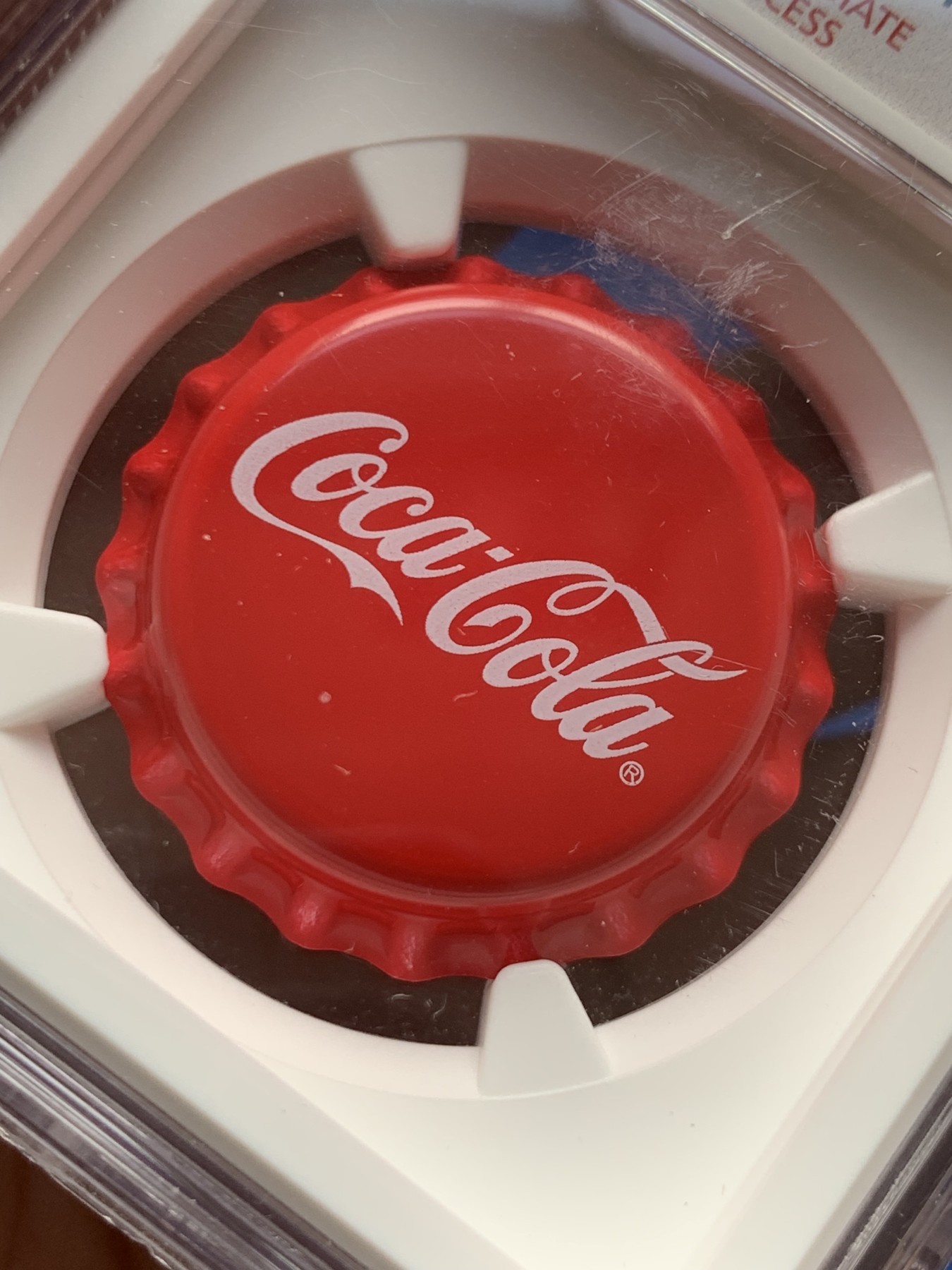 《竞宝斋》第263场-周日，周一 2场连拍 (全场包邮) NGC PF69UC 斐济2018年可口可乐瓶盖彩色异形银币，马到成功特殊标签，带证书