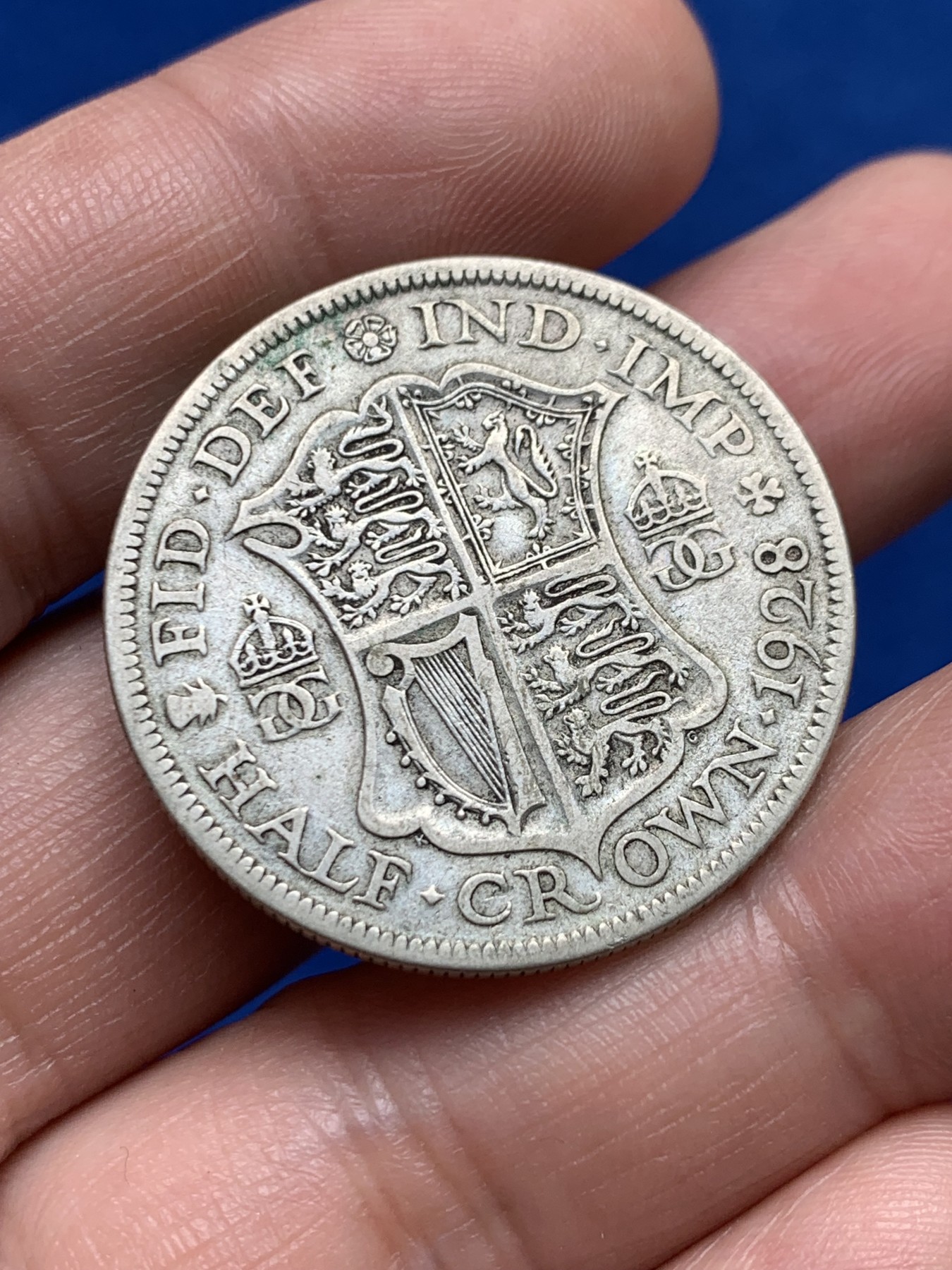 《竞宝斋》第263场-周日，周一 2场连拍 (全场包邮) 1928英国乔治五世1/2克朗银币 14.14克 500银