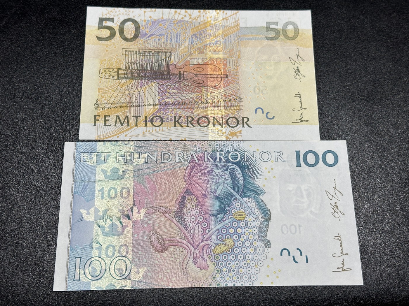 《外钞收藏家》第三百六十五期（连拍第二场） 瑞典50、100克朗 全新 极轻微潮点