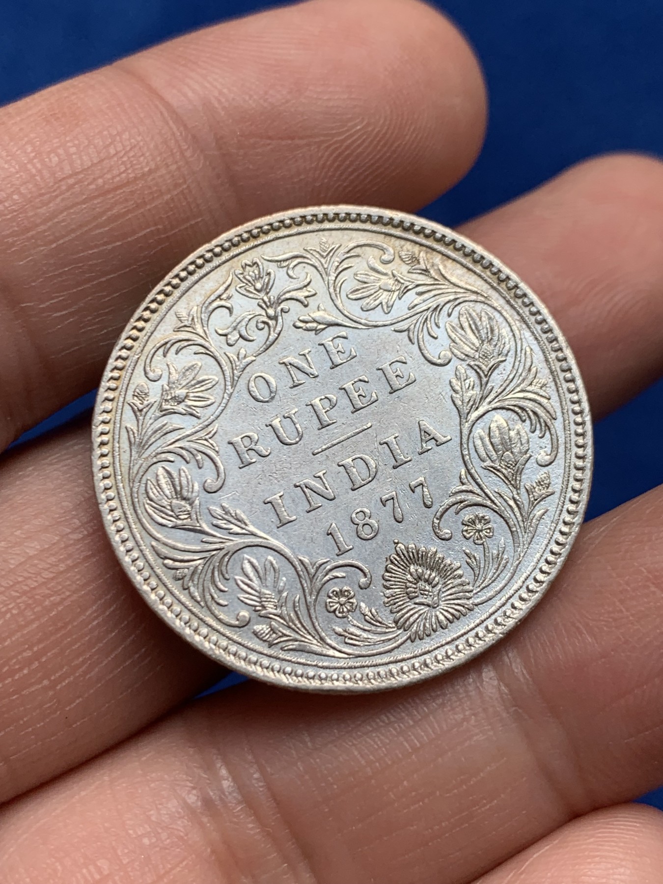 《竞宝斋》第263场-周日，周一 2场连拍 (全场包邮) 英属印度 1877 维多利亚 1卢比 银币