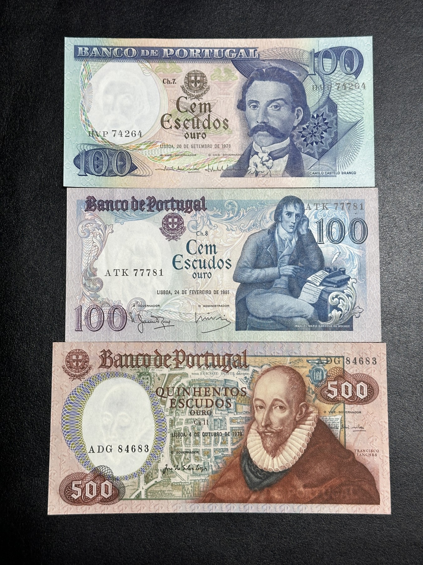 《外钞收藏家》第三百六十五期（连拍第二场） 葡萄三张一起 第一张全新 下面两张有折 角有极轻微潮