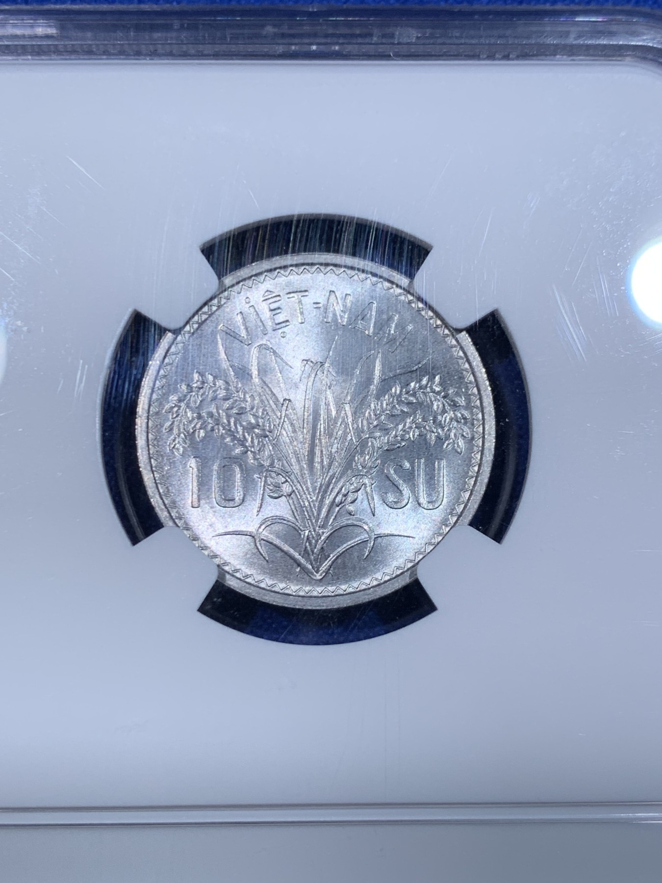 《竞宝斋》第263场-周日，周一 2场连拍 (全场包邮) NGC MS66 越南1953三姐妹10苏