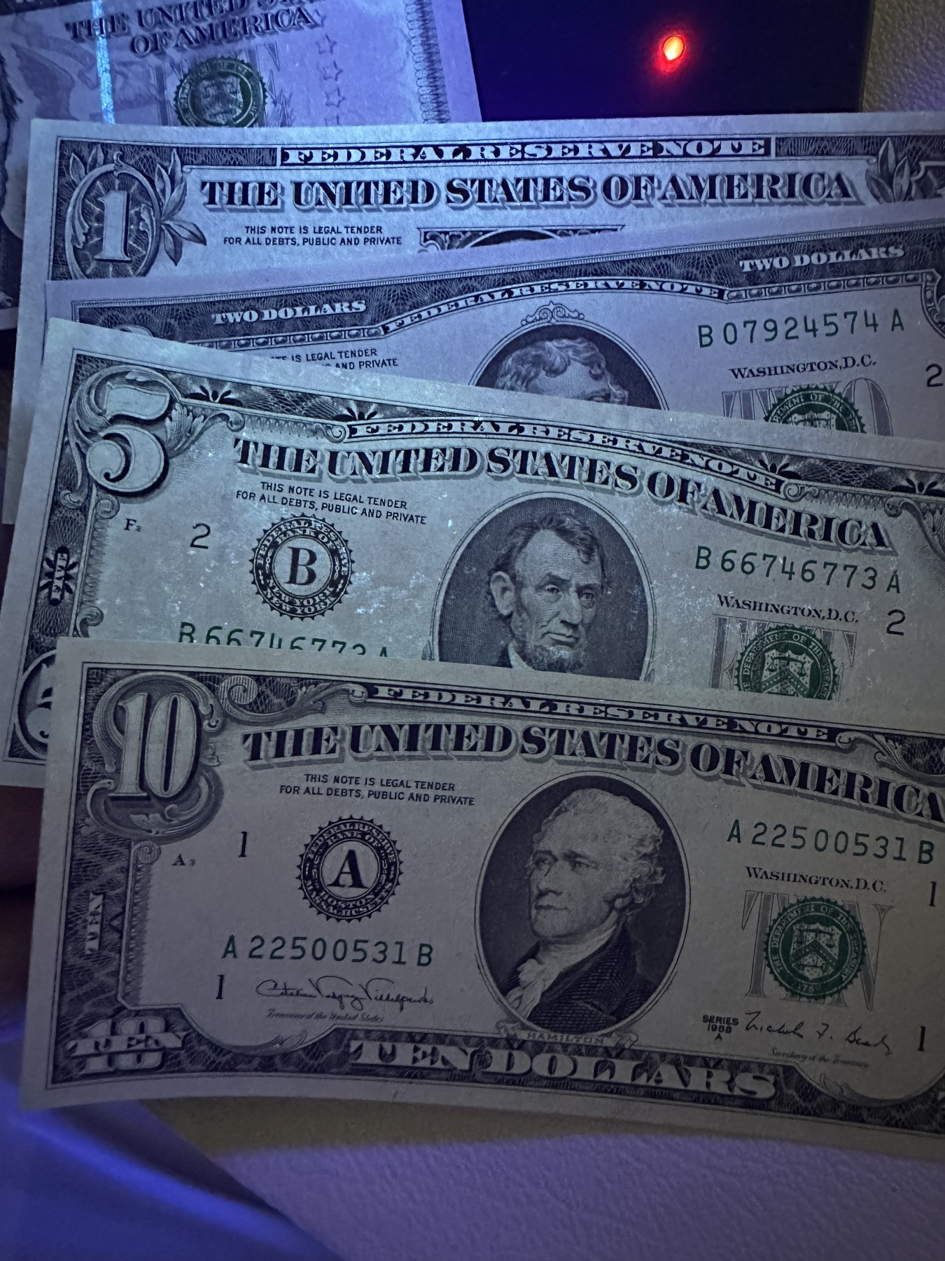 《外钞收藏家》第三百六十五期（连拍第二场） 美元6张一起 轻微潮